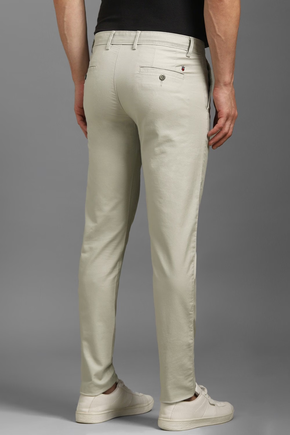21696-men-grey-slim-fit-solid-flat-front-casual-trousers-grey-1.jpg