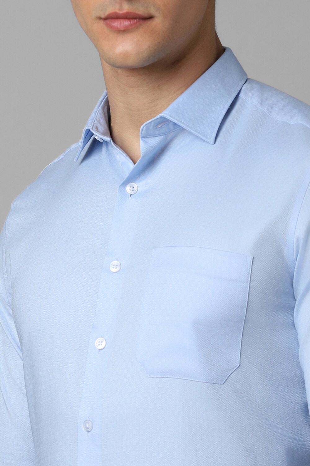 22221-men-blue-slim-fit-textured-full-sleeves-formal-shirt-blue-1.jpg