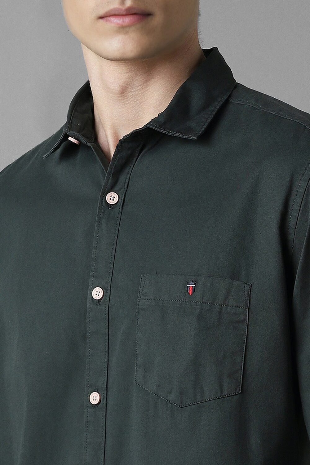 22516-men-green-slim-fit-solid-full-sleeves-casual-shirt-green-1.jpg