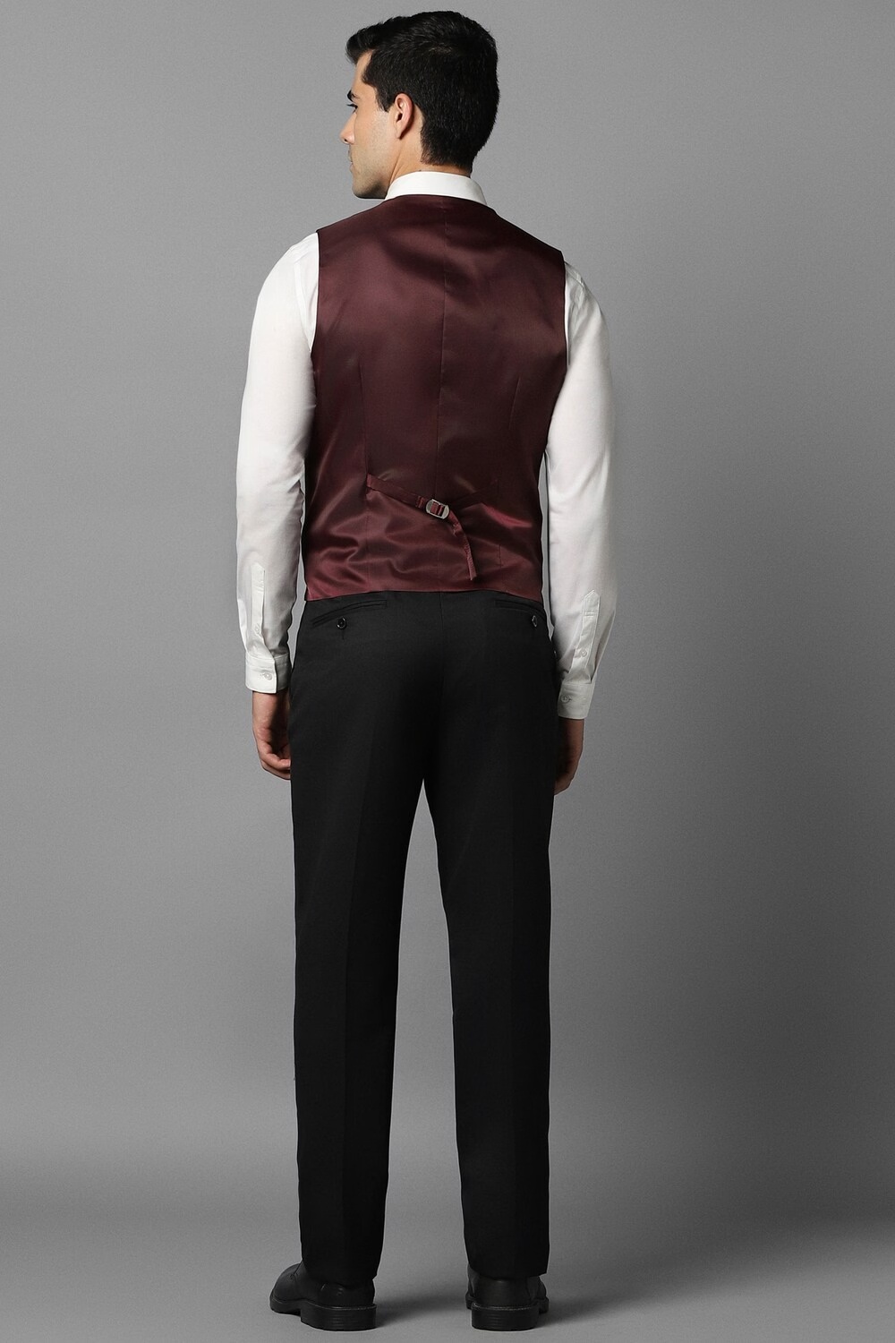 22630-men-black-slim-fit-solid-party-three-piece-suit-black-1.jpg