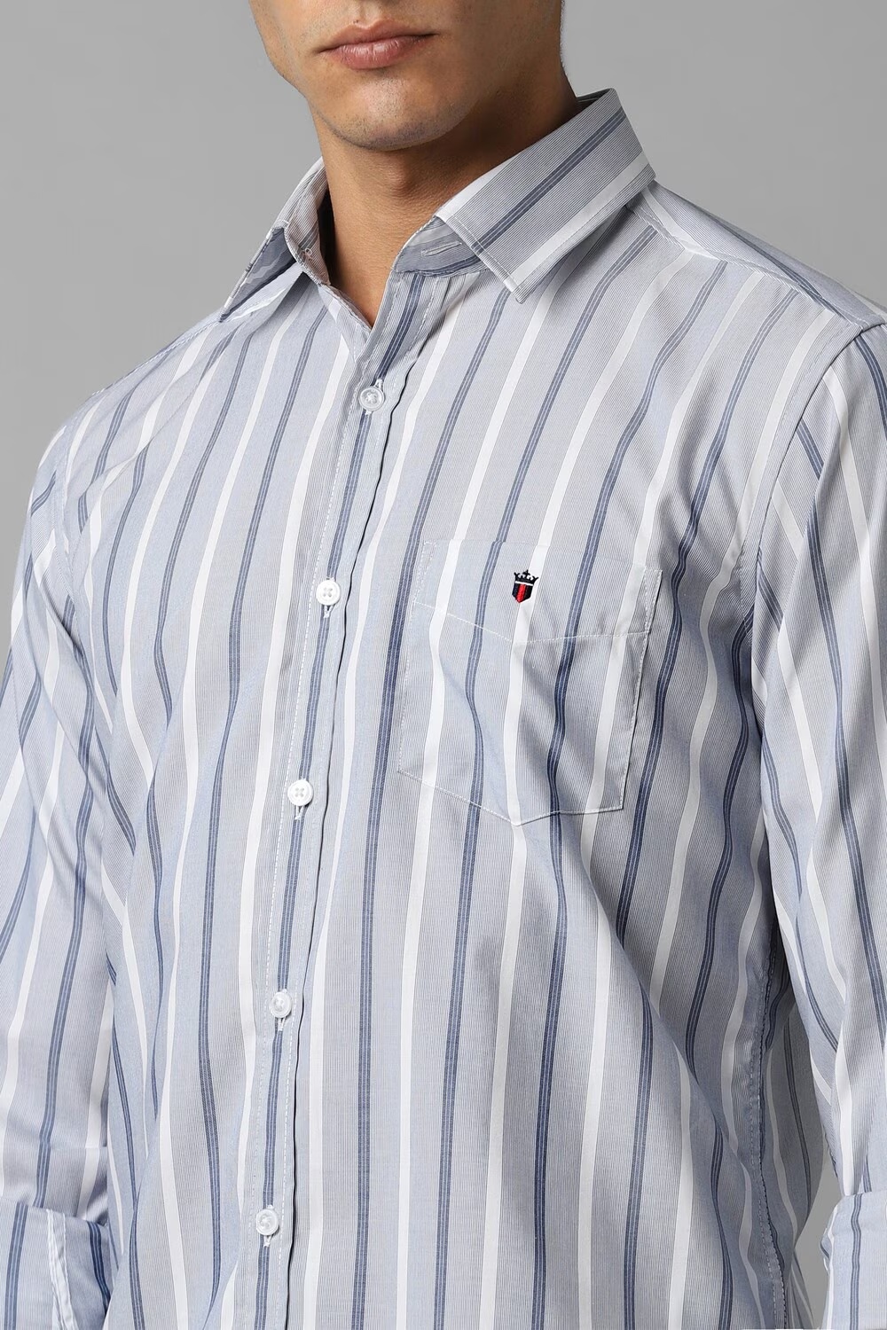 22646-men-grey-slim-fit-stripe-full-sleeves-casual-shirt-grey-1.jpg