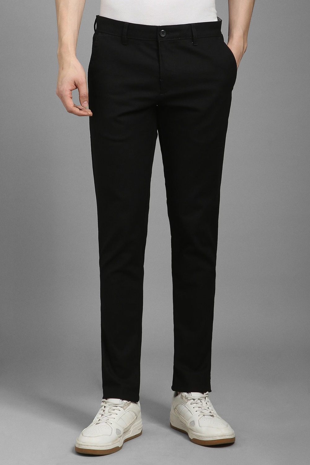 Men Black Slim Fit Solid Flat Front Casual Trousers-Black