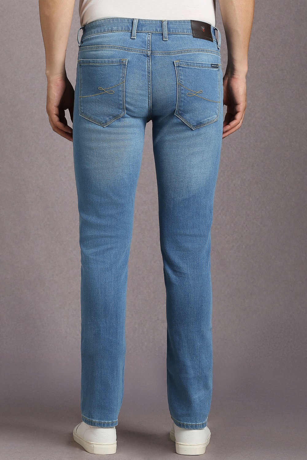 24023-men-blue-mid-slim-fit-jeans-blue-1.jpg