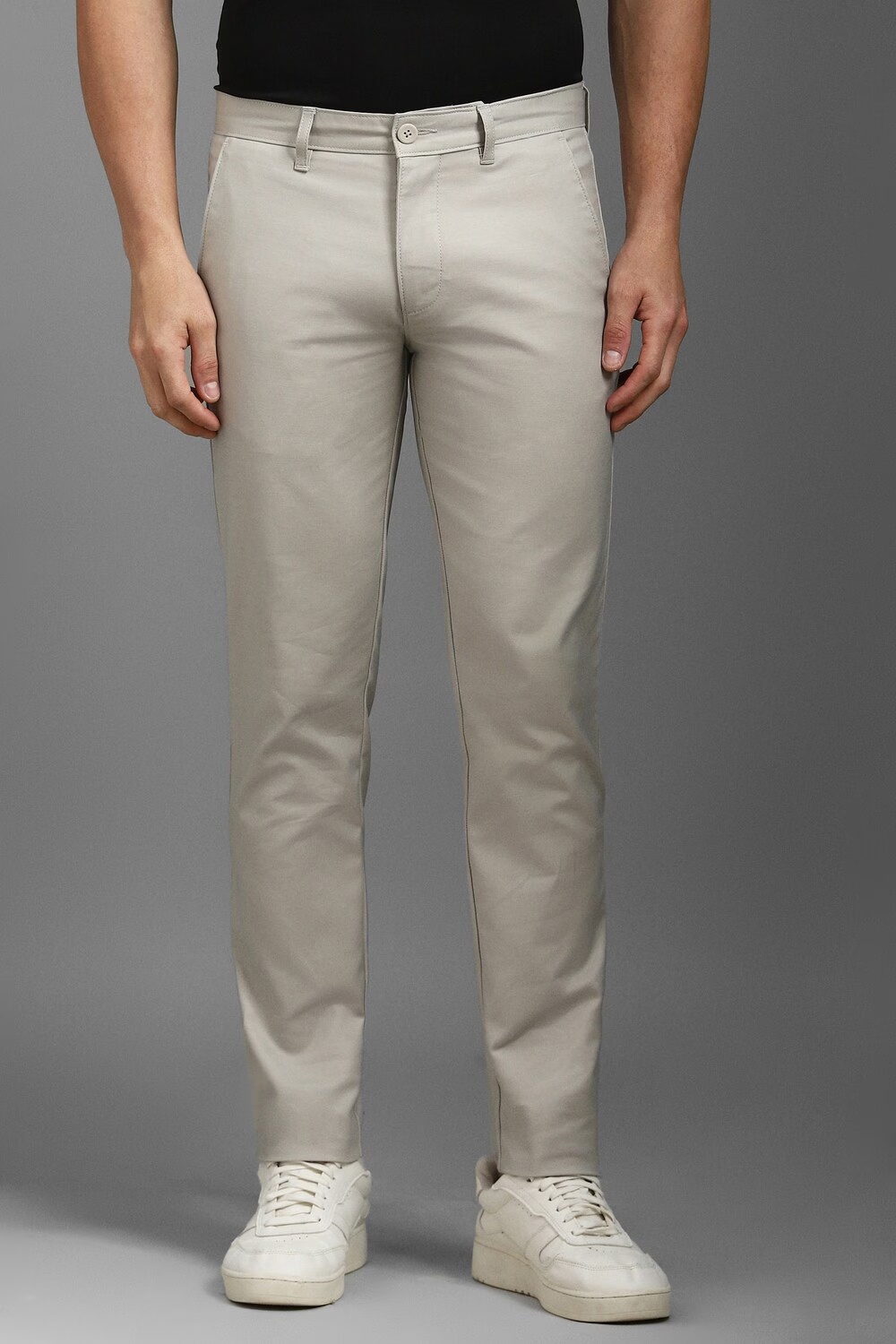 Men Grey Slim Fit Solid Flat Front Casual Trousers-Grey