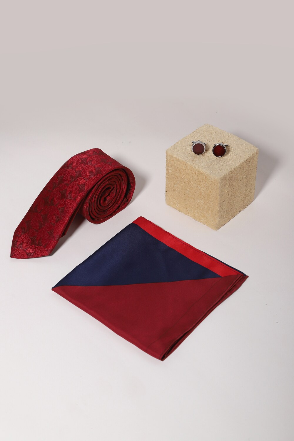 Men Red Embroidered Tie Pocket Square And Cufflink-Red 1 2438-men-red-embroidered-tie-pocket-square-and-cufflink-red-1.jpg