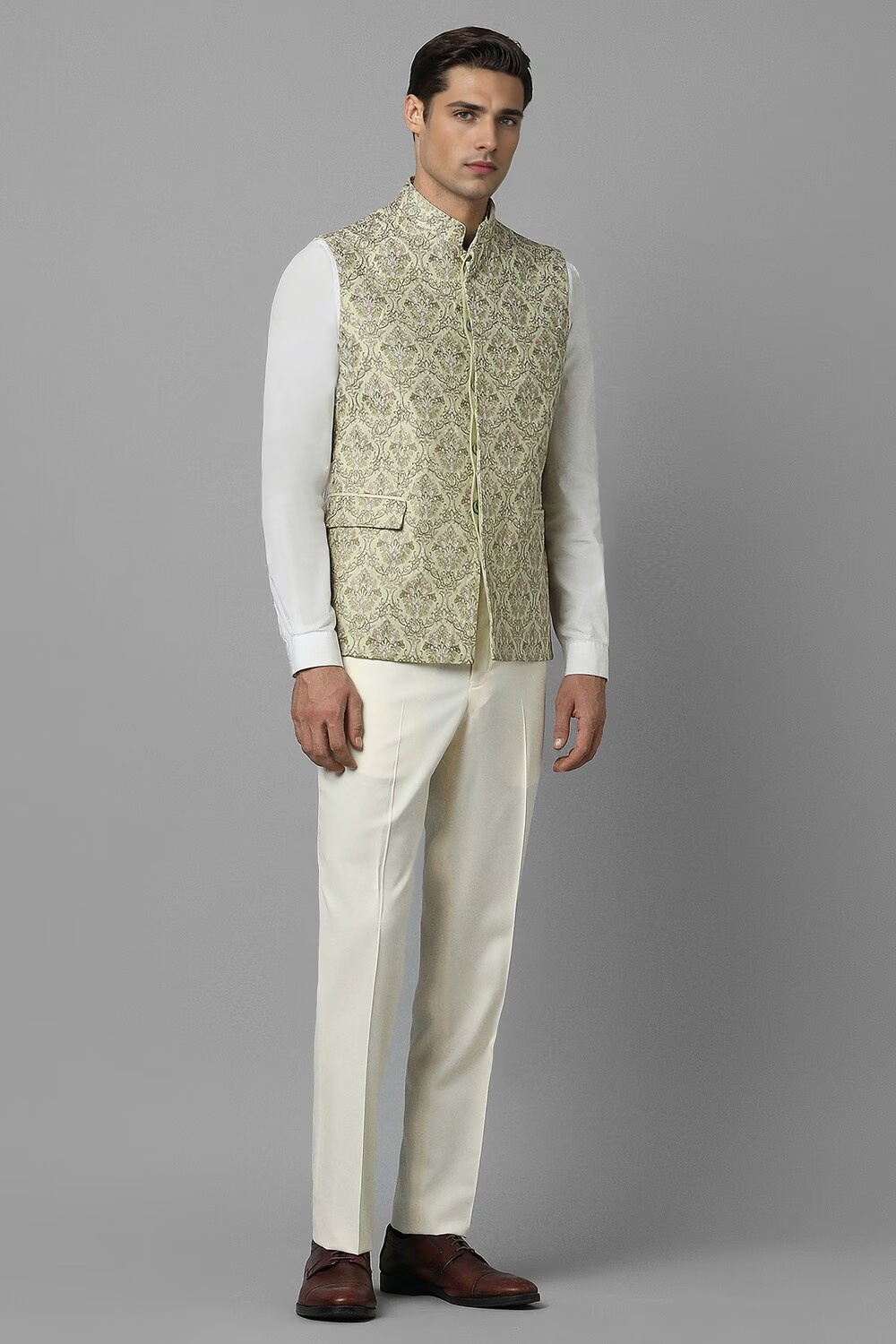 Men Green Embroidered Slim Fit Party Nehru Jacket-Green