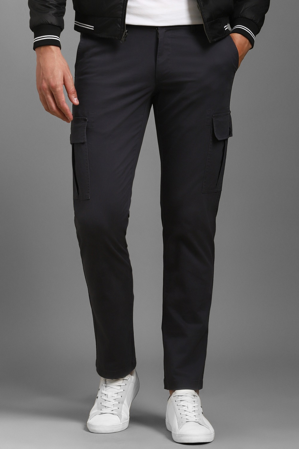 Men Grey Contemporary Fit Solid Flat Front Casual Trousers-Grey