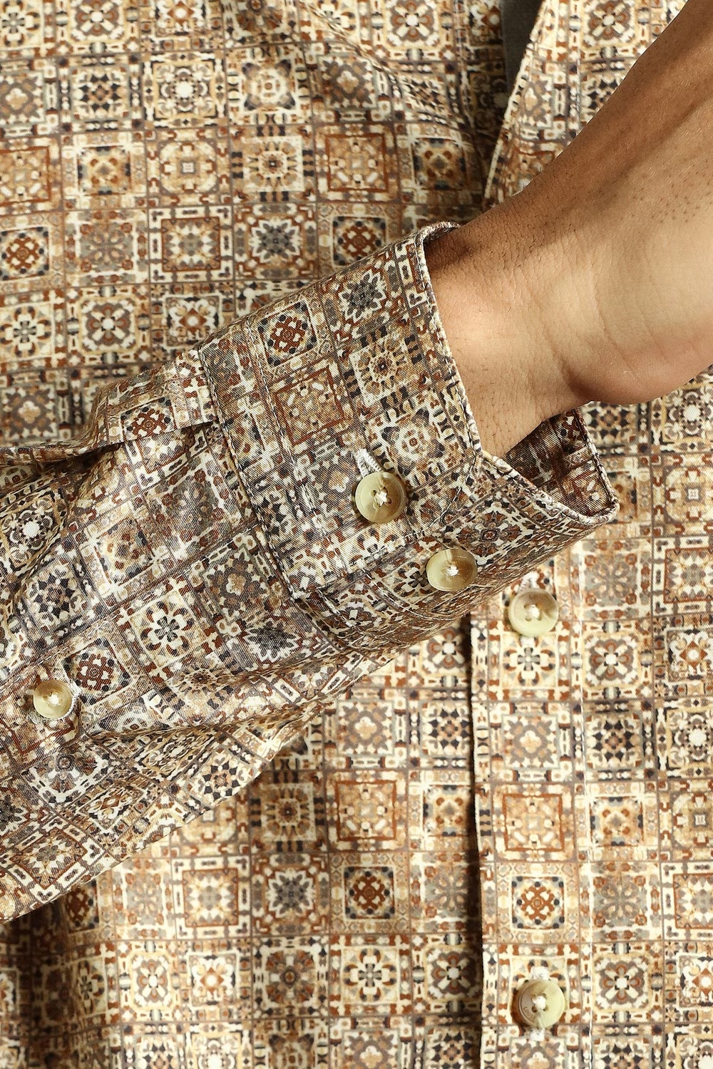 24744-men-beige-print-full-sleeves-casual-shirt-beige-1.jpg