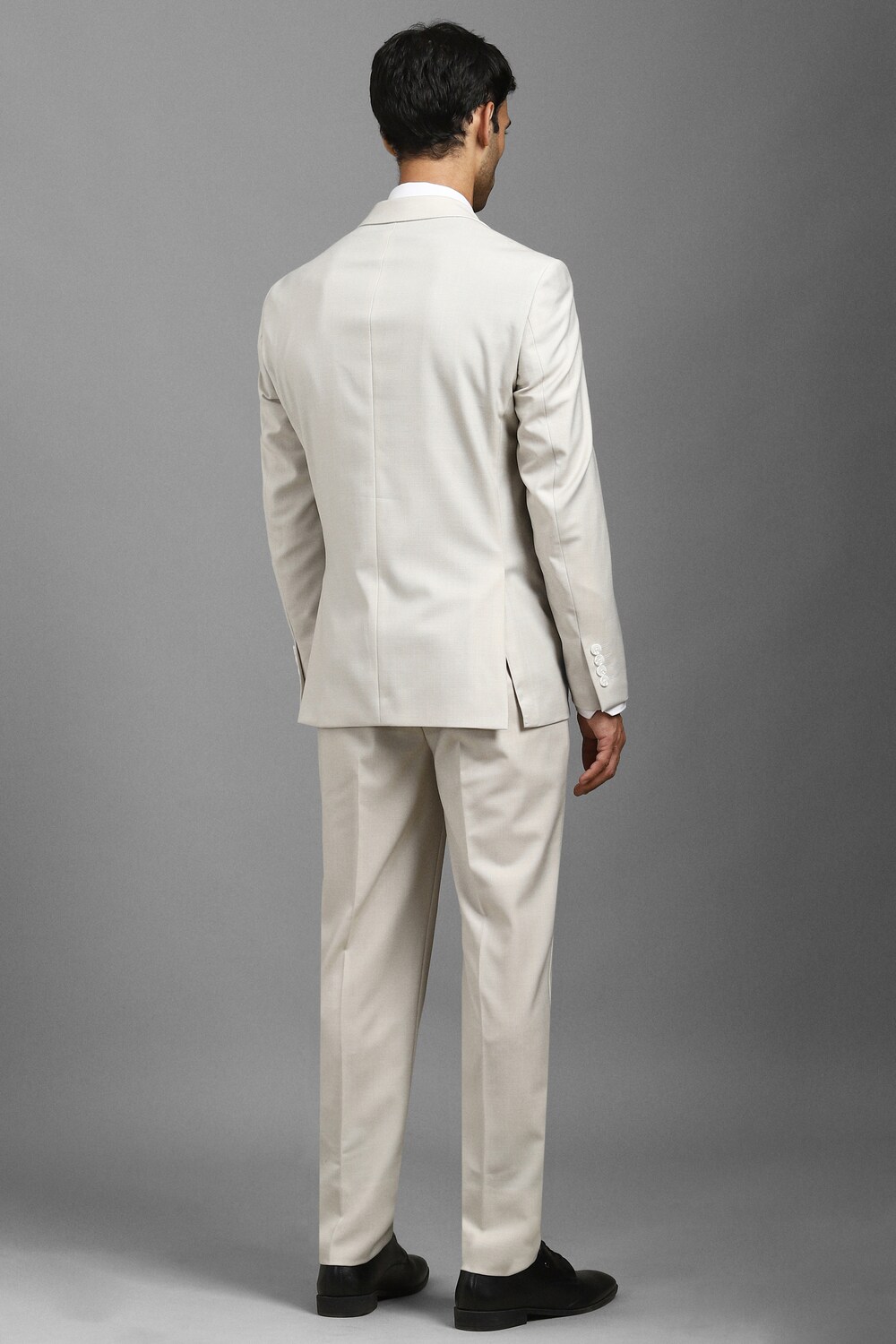 24855-men-grey-slim-fit-textured-formal-two-piece-suit-grey-1.jpg