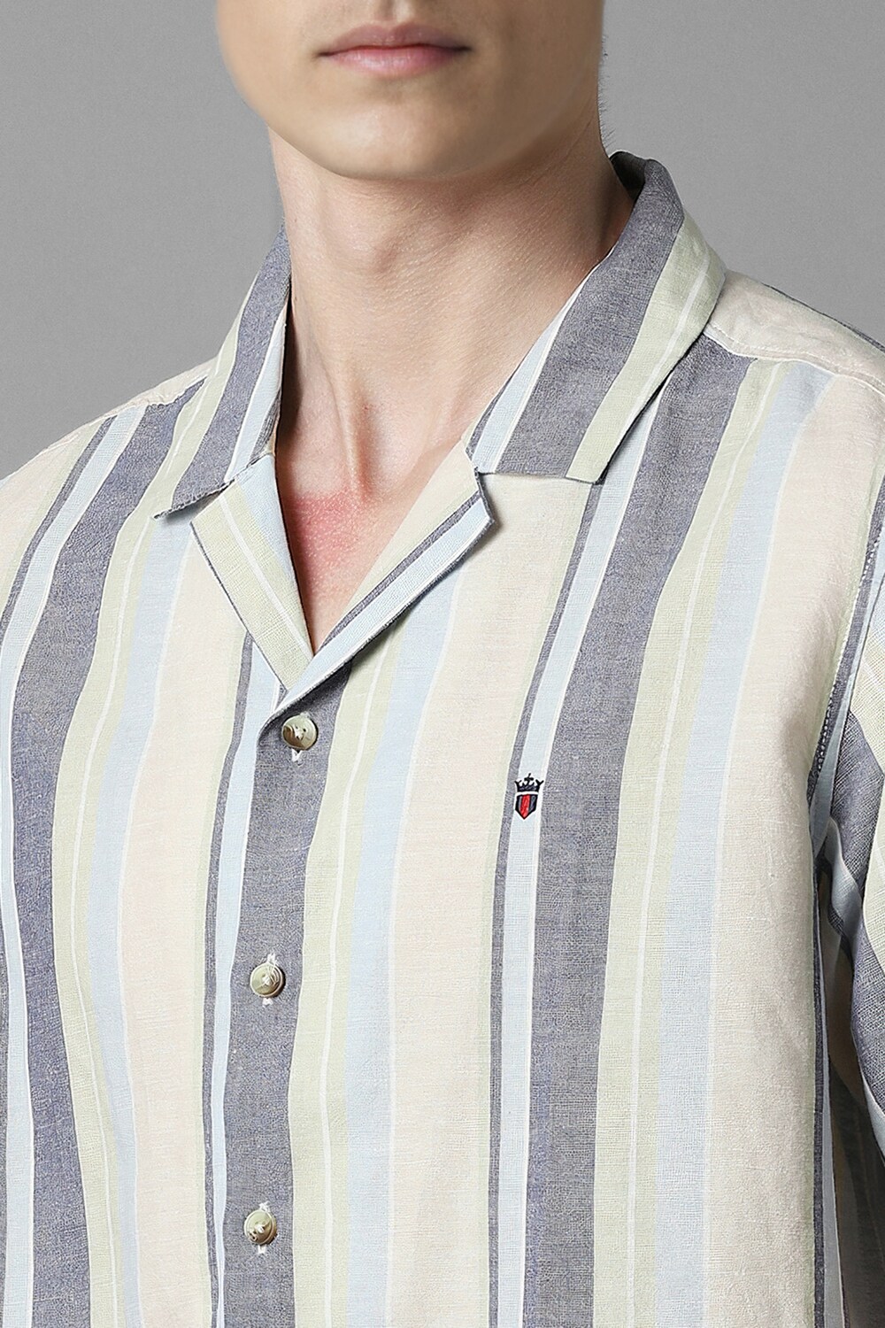 250-men-grey-slim-fit-stripe-half-sleeves-casual-shirt-grey-1.jpg