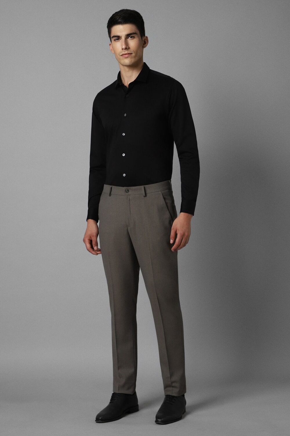 25193-men-grey-slim-fit-textured-flat-front-formal-trousers-grey-1.jpg