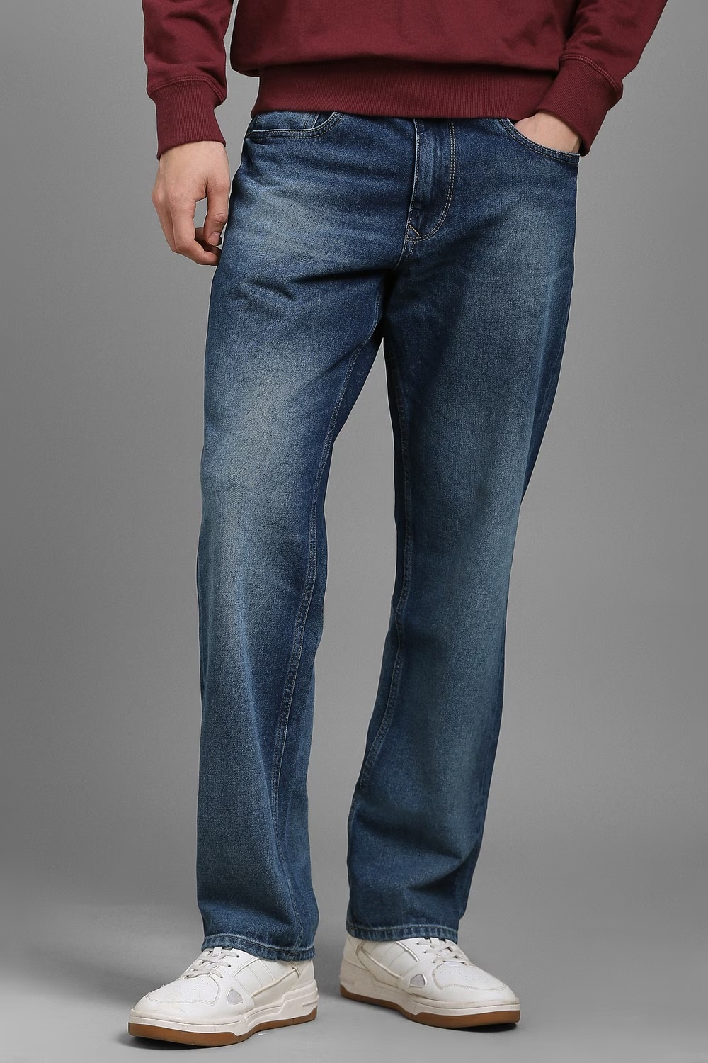 Men Blue Mid wash Regular Fit Jeans-Blue