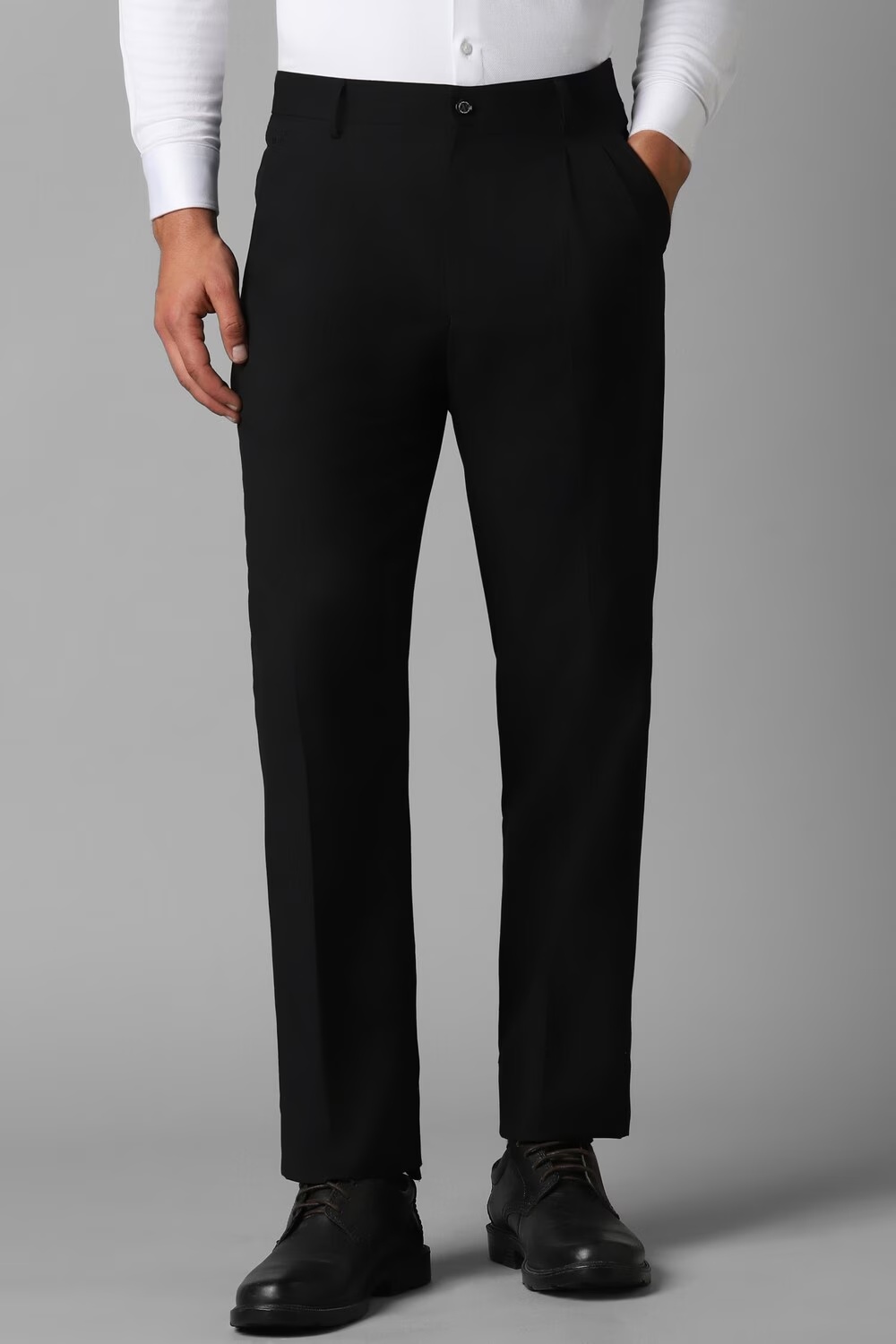 Men Black Classic Fit Pleated Formal Trousers-Black