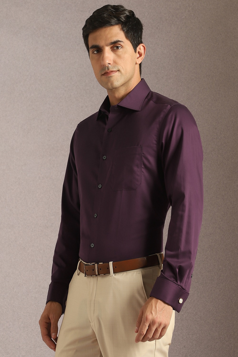 26031-men-purple-solid-full-sleeves-formal-shirt-purple-1.jpg