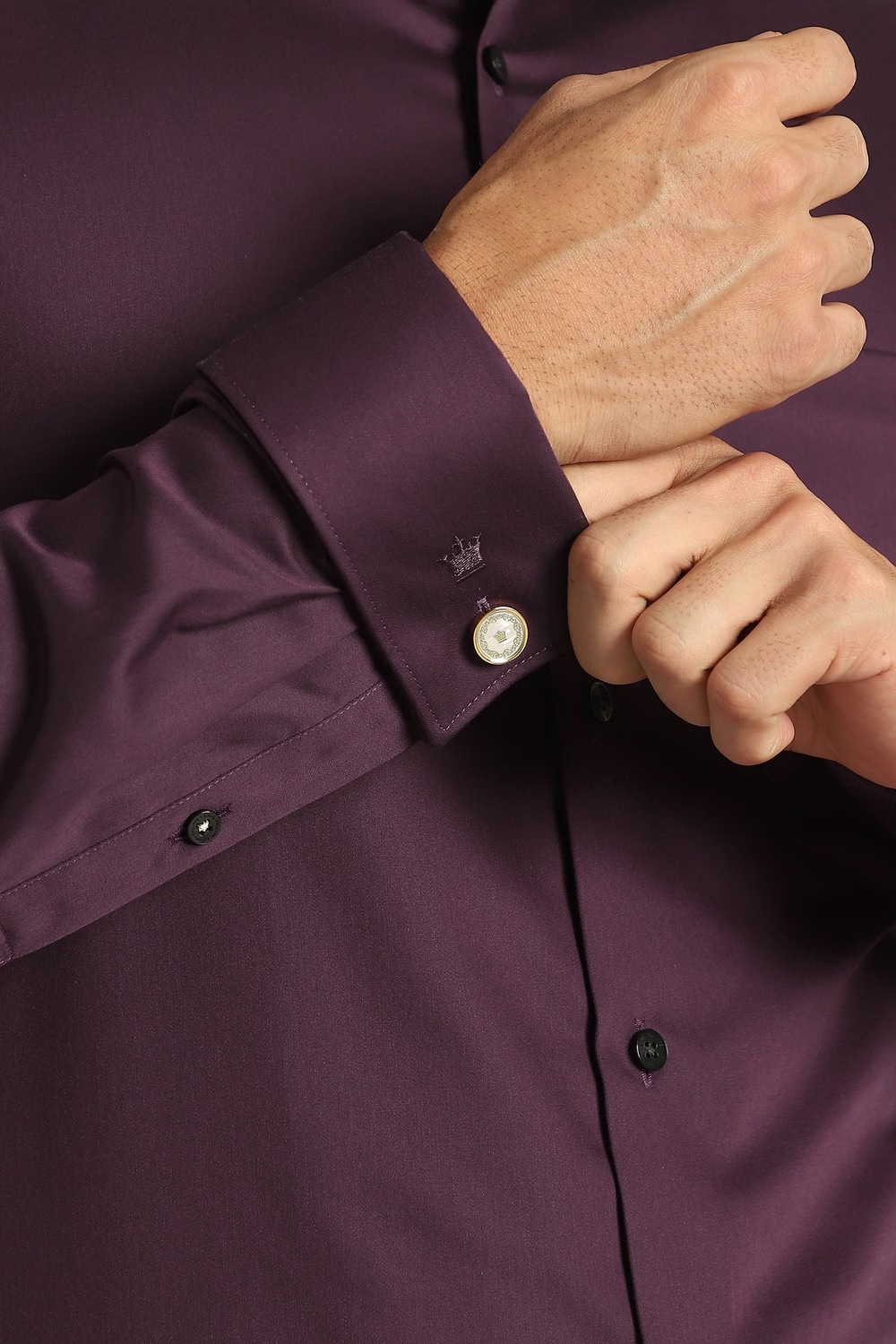 26031-men-purple-solid-full-sleeves-formal-shirt-purple-1.jpg
