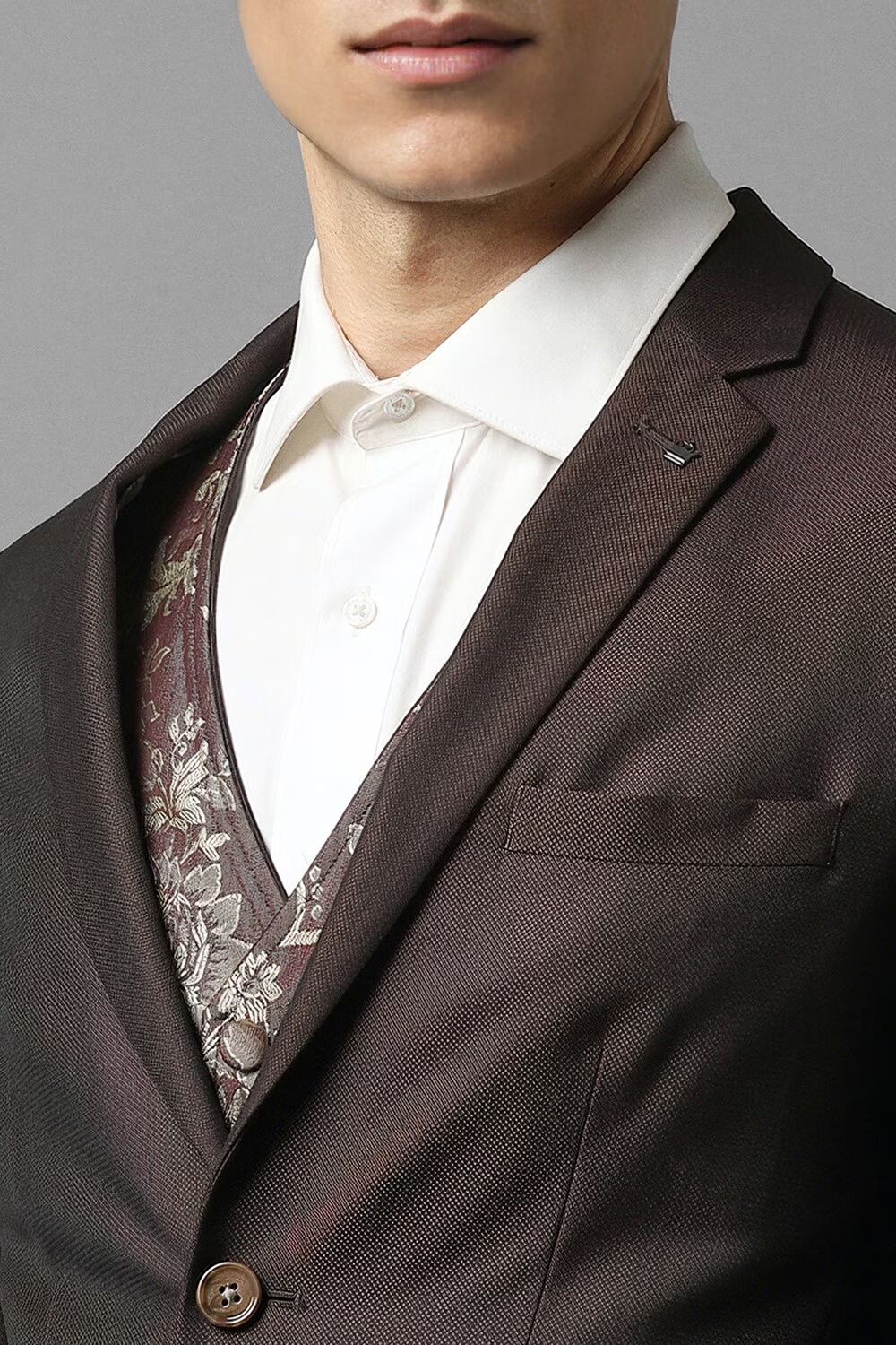 26810-men-brown-slim-fit-textured-formal-three-piece-suit-brown-1.jpg