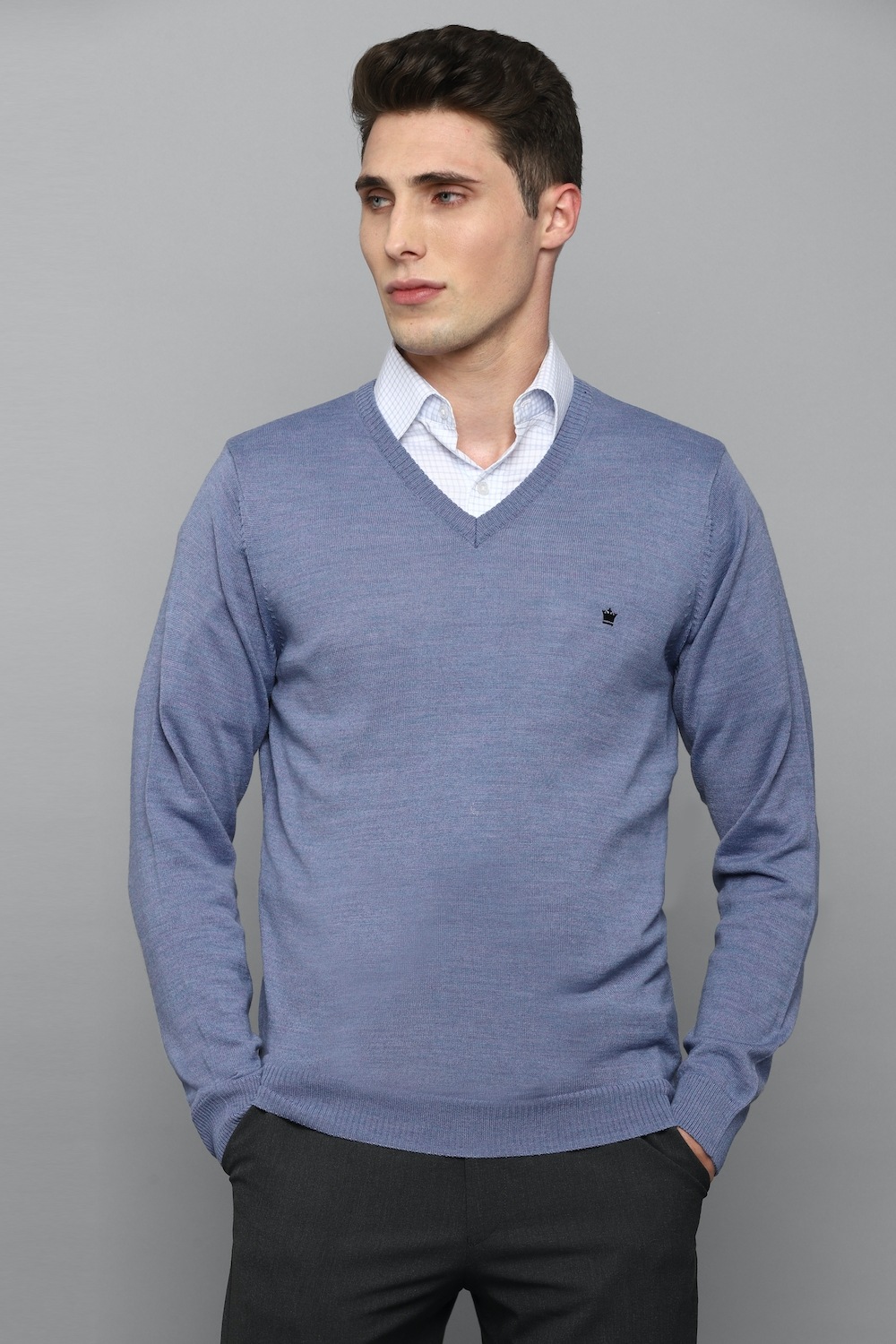 27292-men-blue-solid-v-neck-full-sleeves-sweater-blue-1.jpg