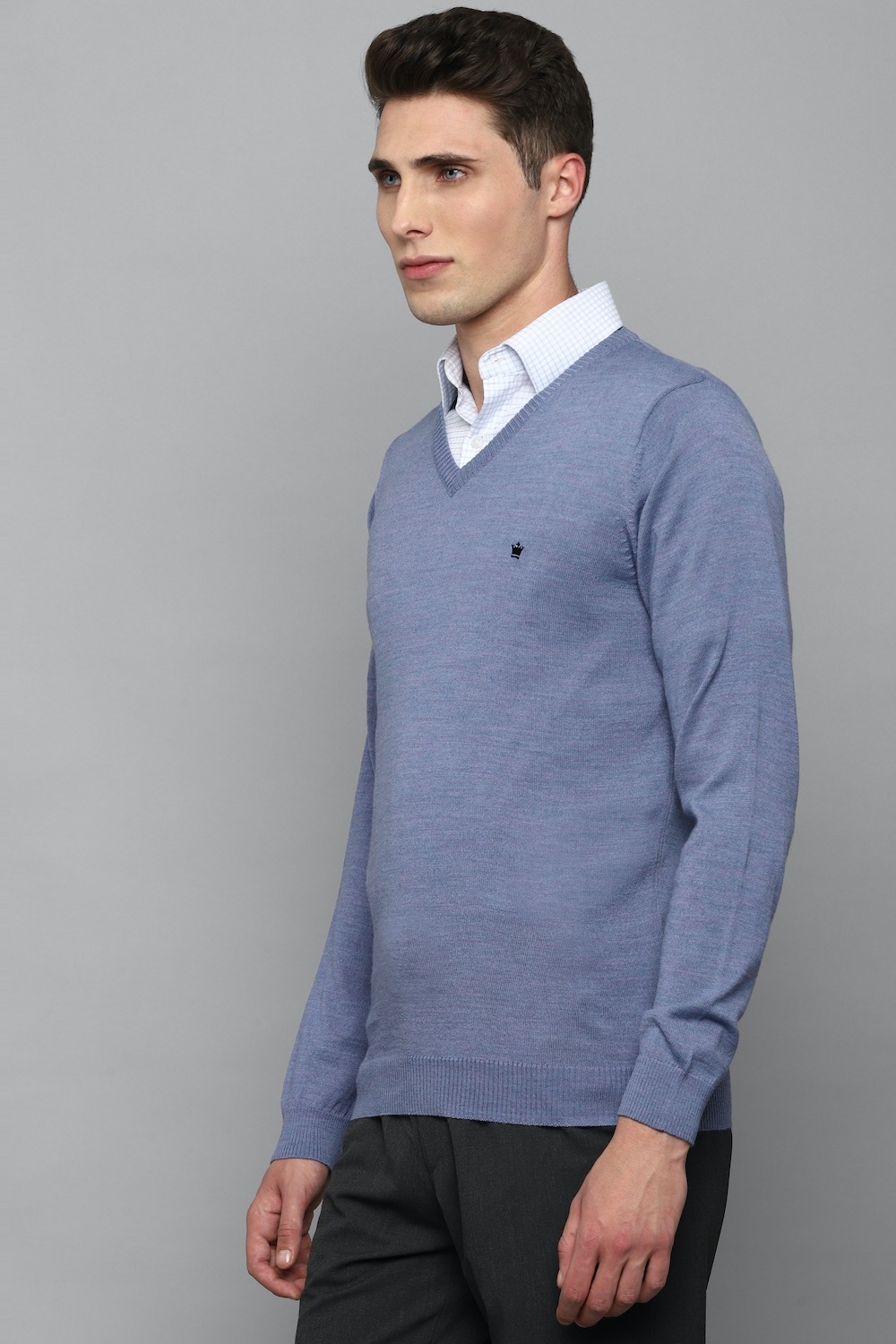 27292-men-blue-solid-v-neck-full-sleeves-sweater-blue-1.jpg