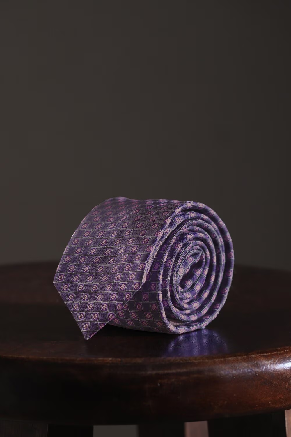 Men Purple Embroidered Tie-Purple