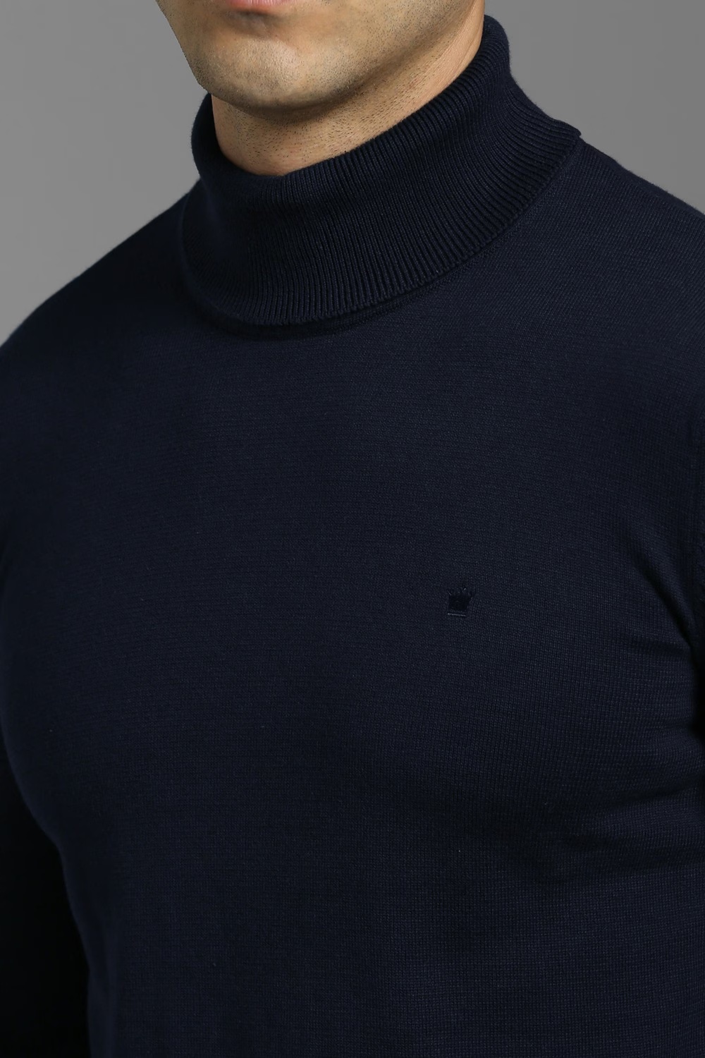 28019-men-navy-textured-turtle-neck-full-sleeves-sweater-navy-1.jpg