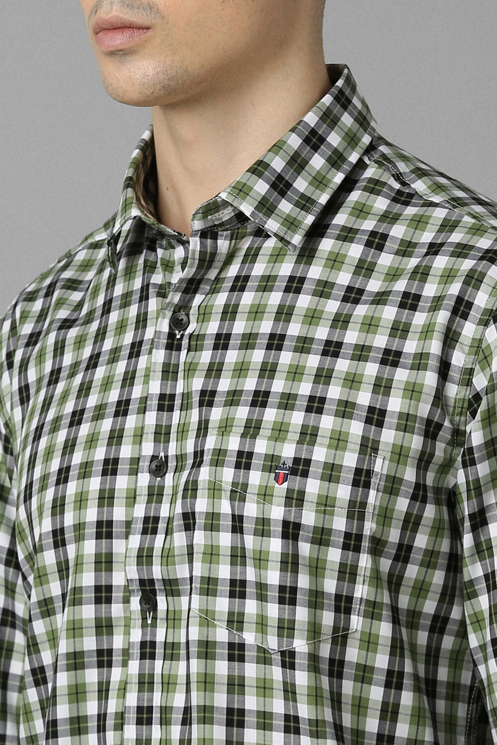 28483-men-green-slim-fit-check-full-sleeves-casual-shirt-green-1.jpg