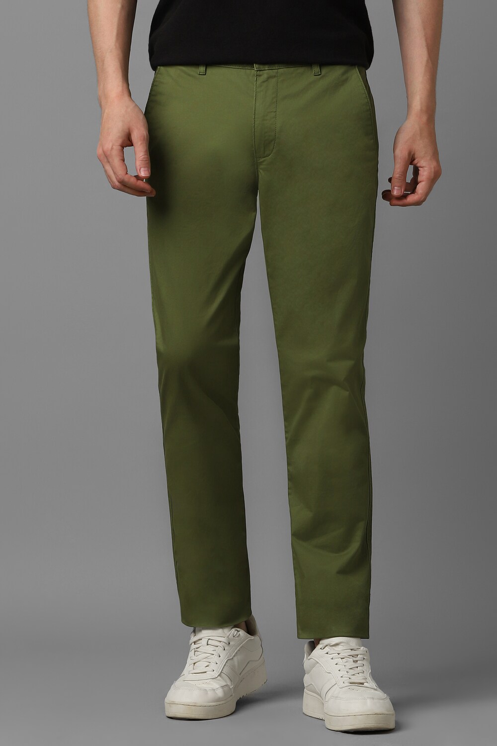 Men Olive Super Slim Fit Solid Flat Front Casual Trousers-Olive