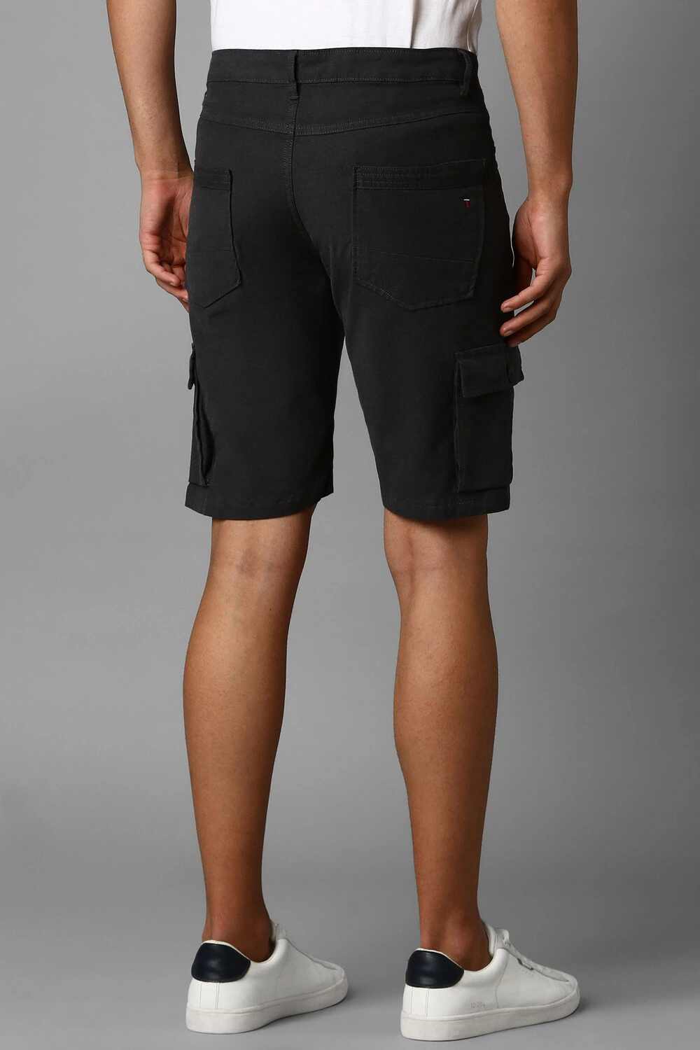 29056-men-black-solid-slim-fit-shorts-black-1.webp
