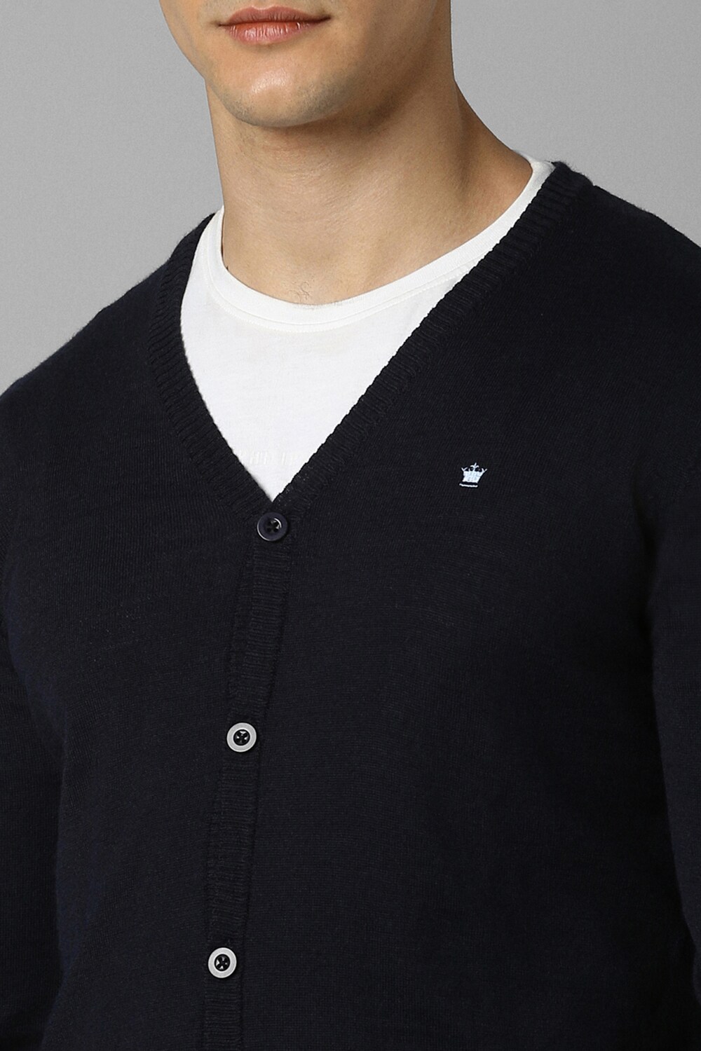 29670-men-navy-solid-v-neck-full-sleeves-sweater-navy-1.jpg