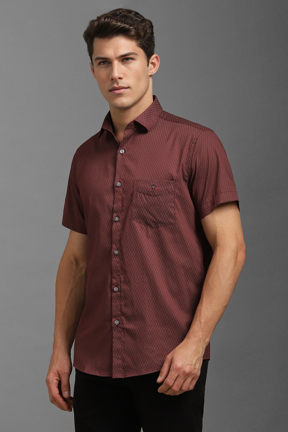 30149-men-maroon-slim-fit-print-half-sleeves-casual-shirt-maroon-1.jpg