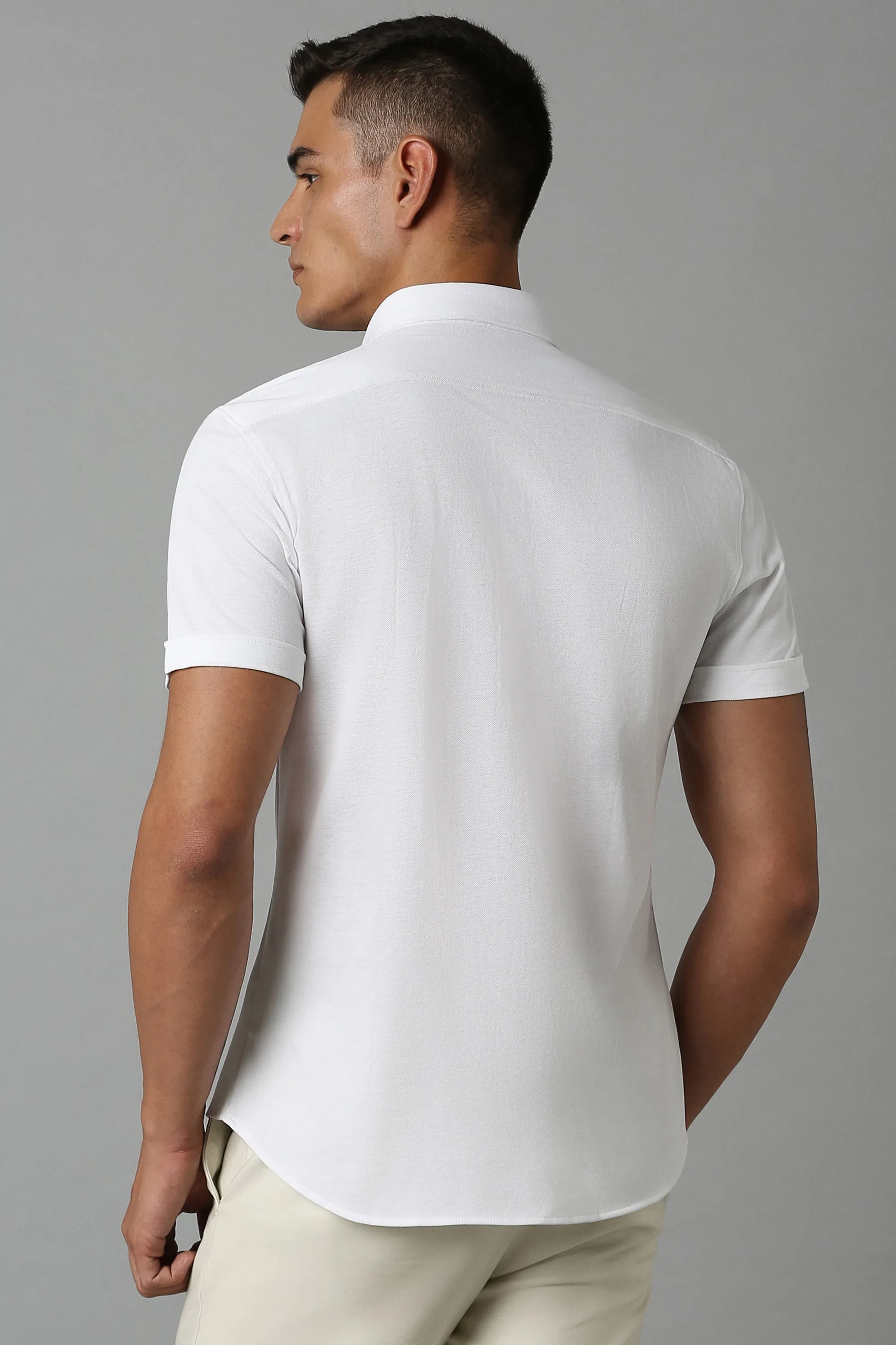 30164-men-white-super-slim-fit-textured-half-sleeves-casual-shirt-white-1.webp