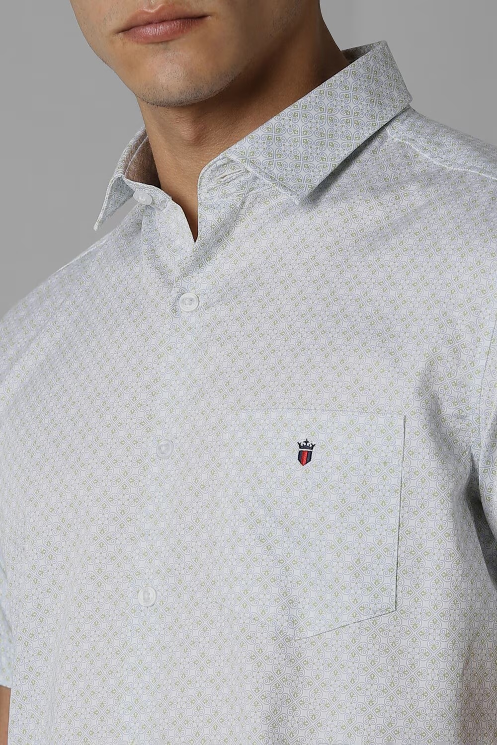 30238-men-white-slim-fit-print-half-sleeves-casual-shirt-white-1.jpg