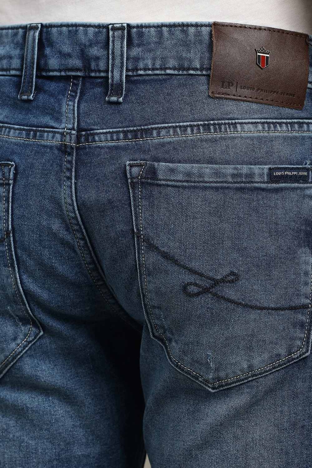 30253-men-blue-mid-slim-fit-jeans-blue-1.jpg