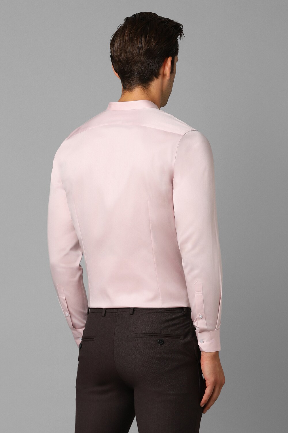 30631-men-pink-slim-fit-solid-full-sleeves-formal-shirt-pink-1.jpg