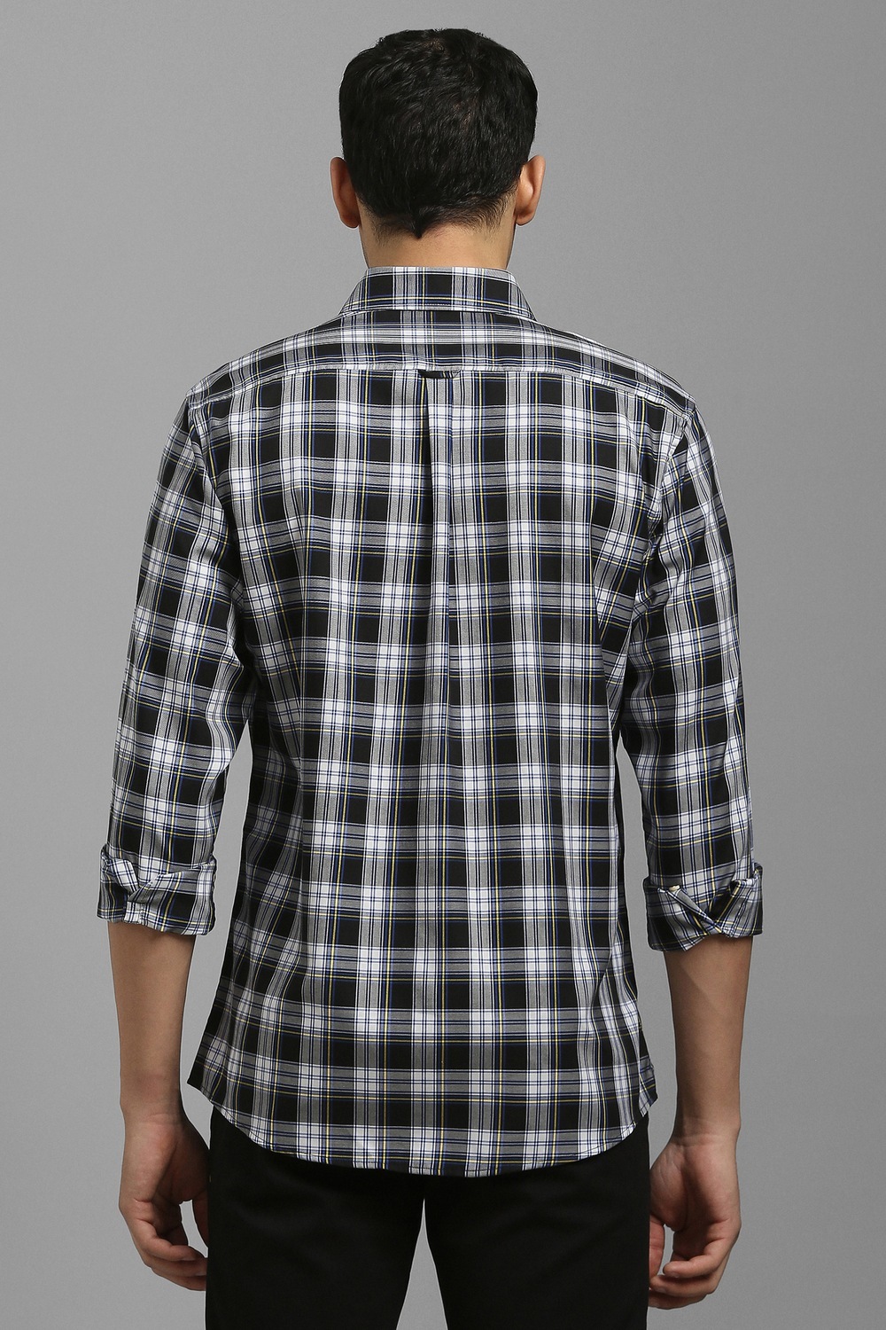 31545-men-black-check-full-sleeves-casual-shirt-black-1.jpg
