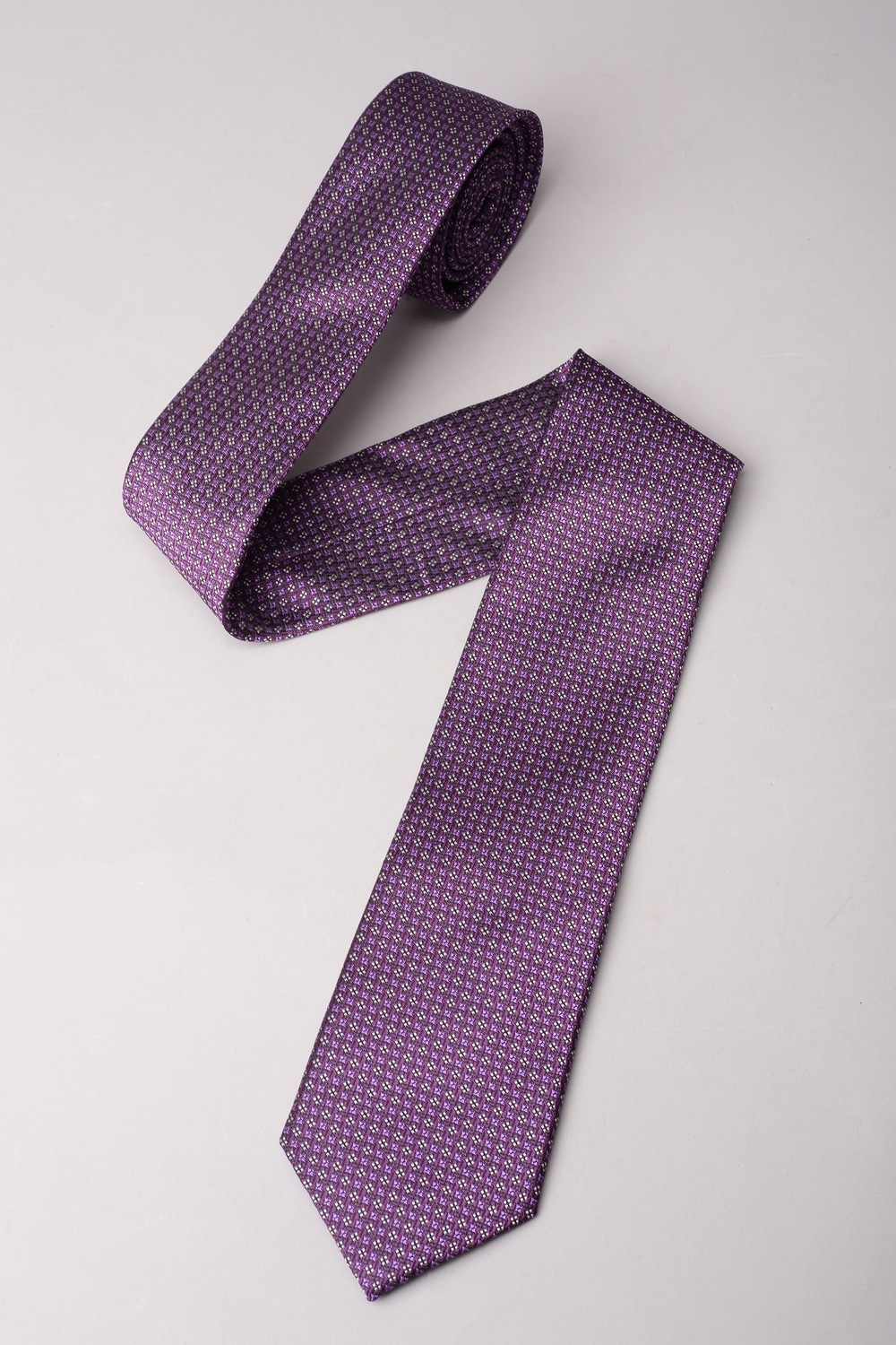 Men Purple Embroidered Tie-Purple