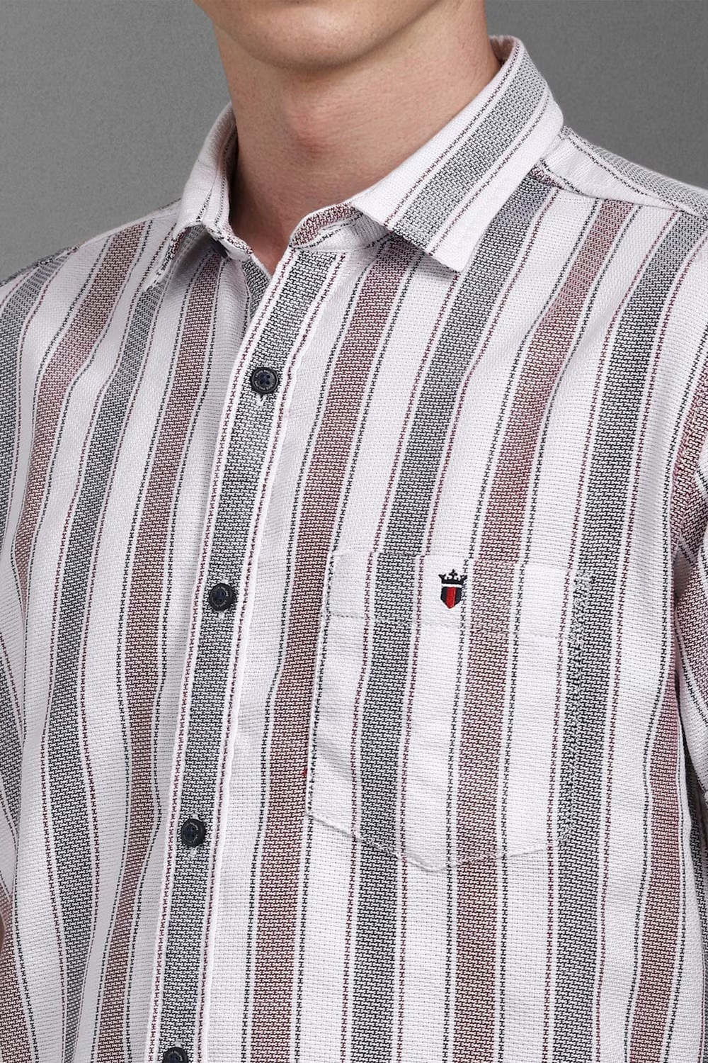 31615-men-white-slim-fit-stripe-half-sleeves-casual-shirt-white-1.jpg