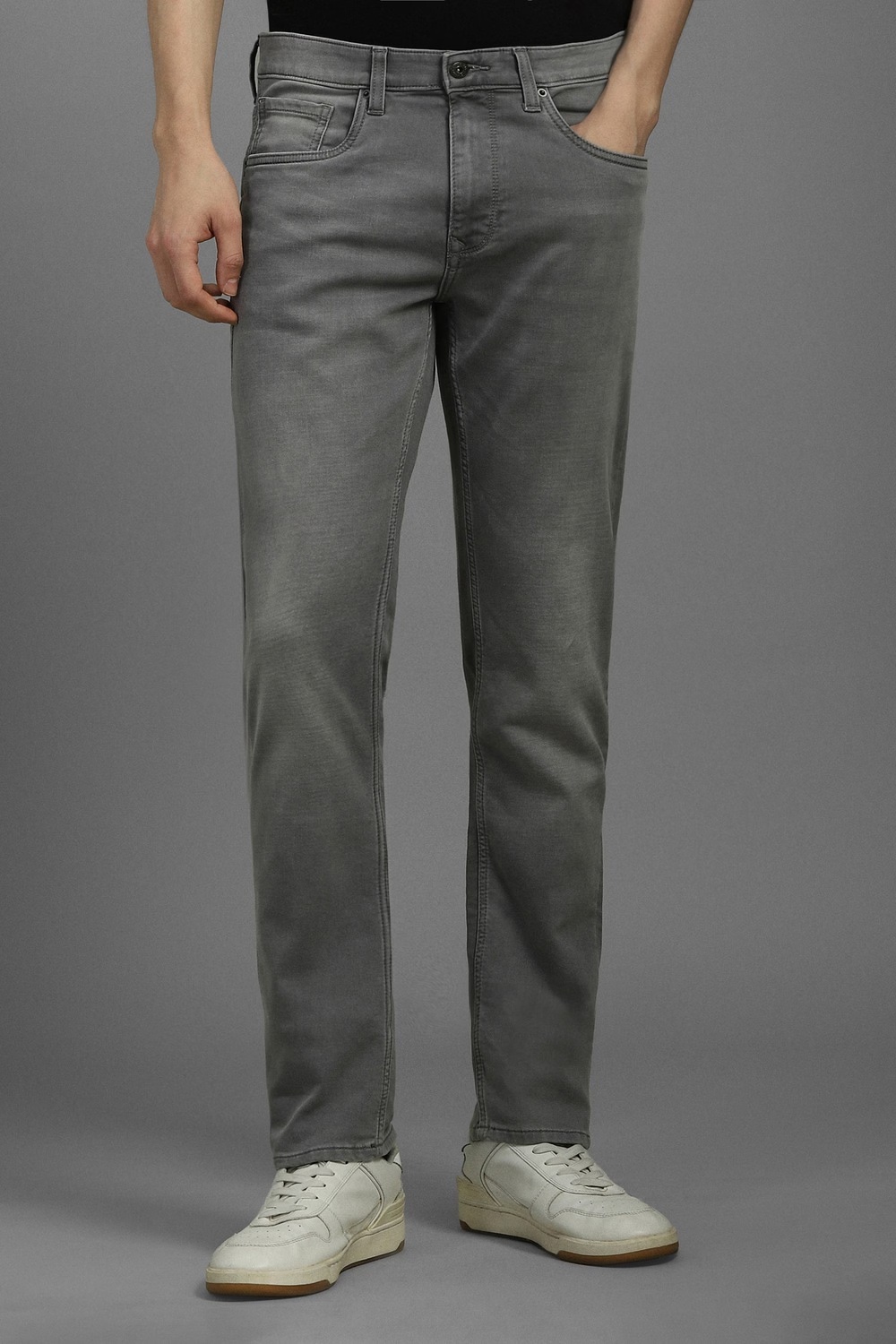 31663-men-grey-light-slim-fit-jeans-grey-1.jpg