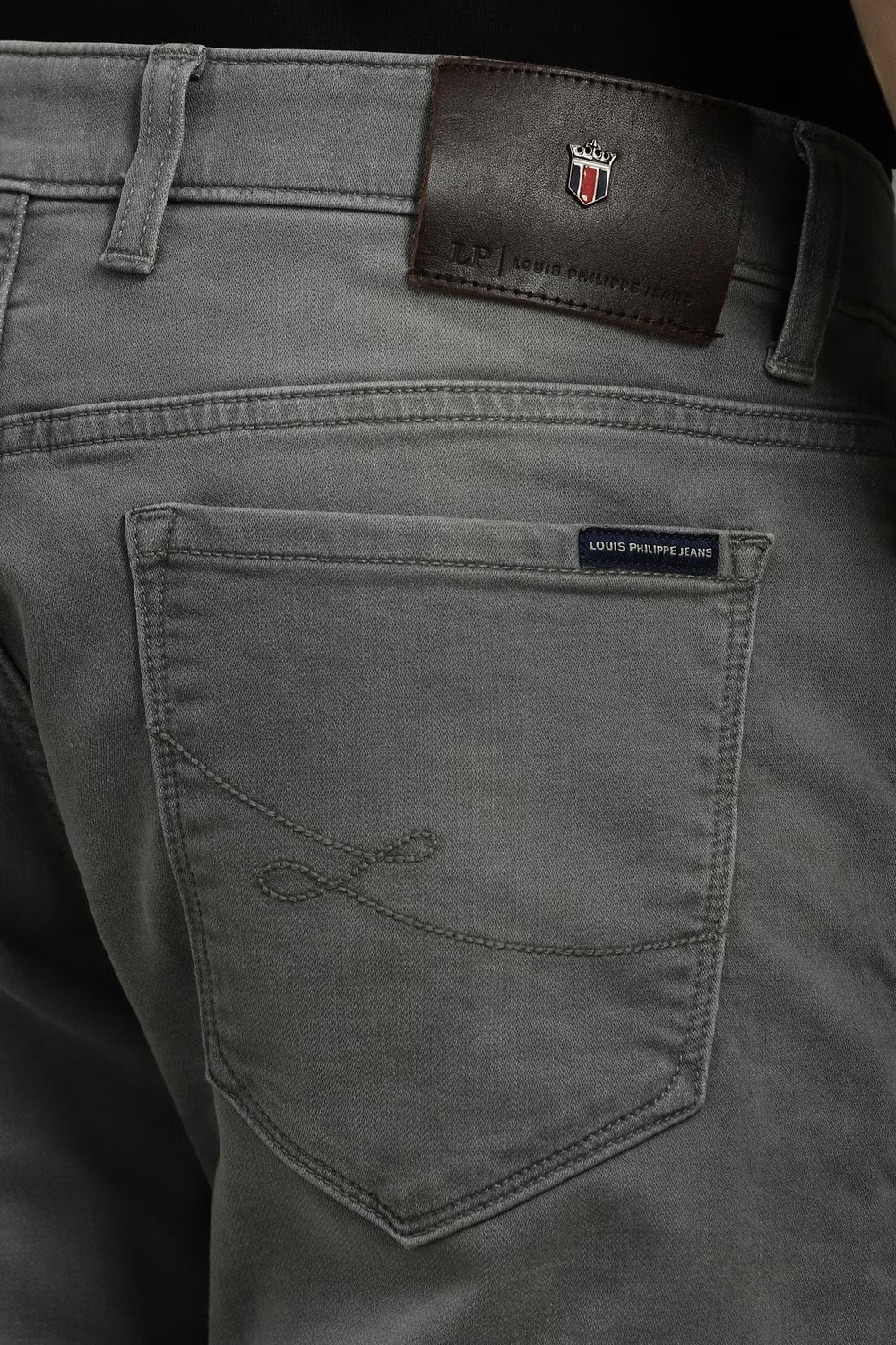 31663-men-grey-light-slim-fit-jeans-grey-1.jpg