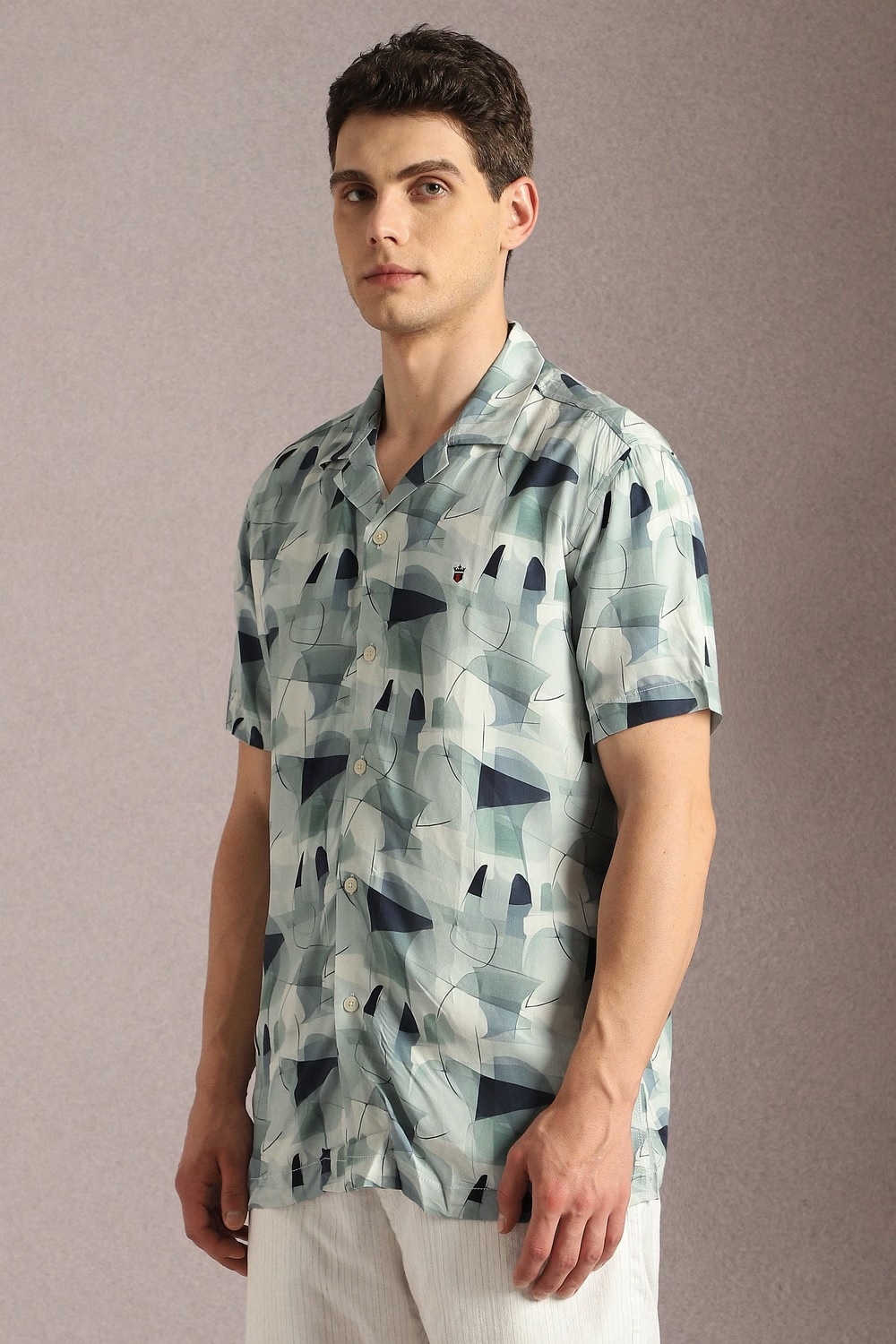 32261-men-multicolor-print-half-sleeves-casual-shirt-multicolor-1.jpg