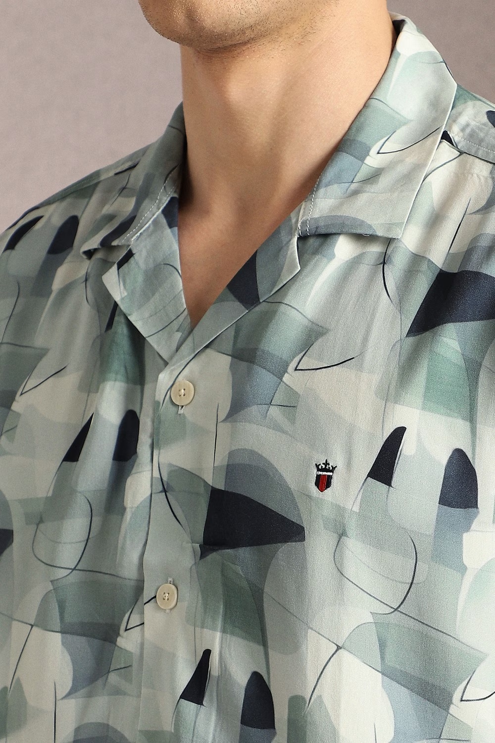 32261-men-multicolor-print-half-sleeves-casual-shirt-multicolor-1.jpg
