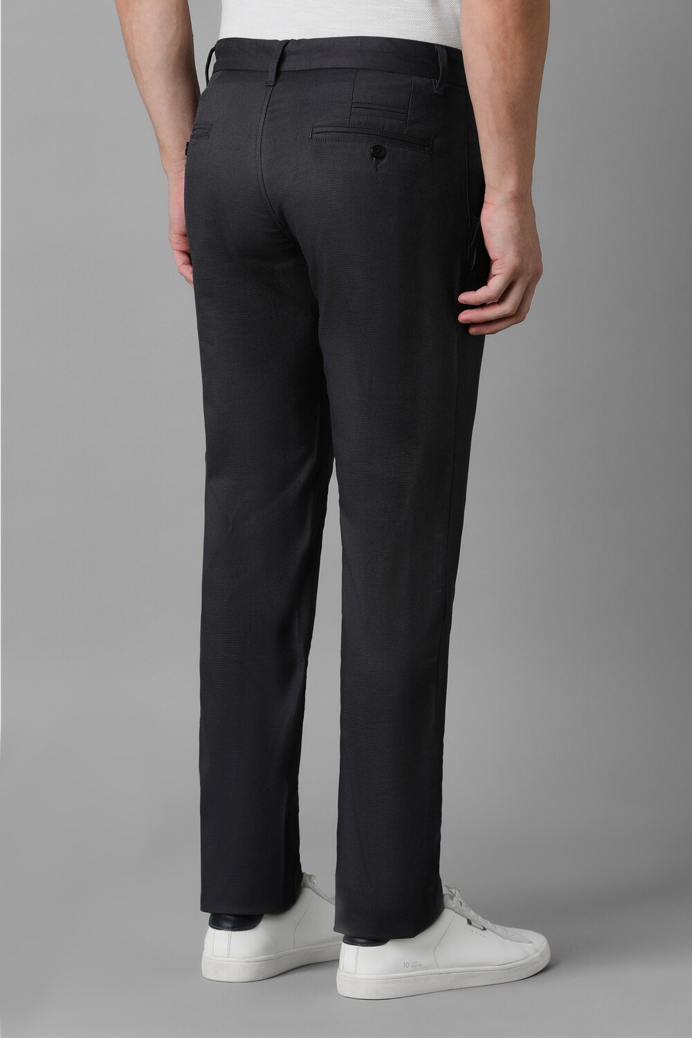32364-men-grey-slim-fit-textured-flat-front-casual-trousers-grey-1.jpg
