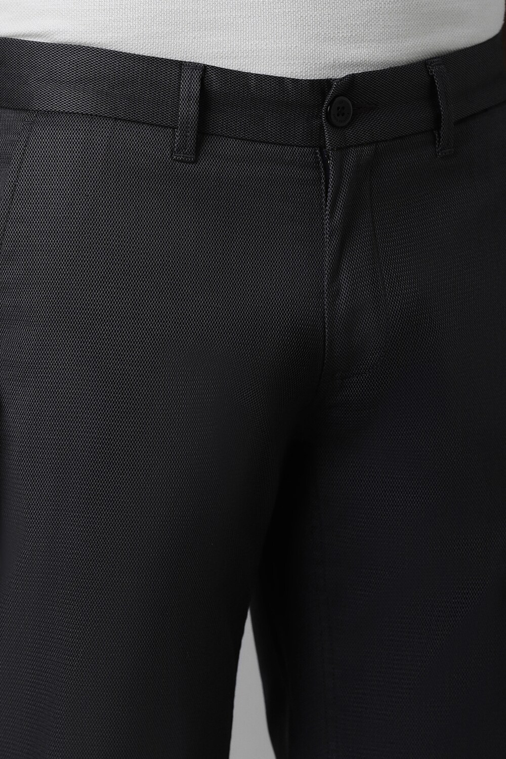 32364-men-grey-slim-fit-textured-flat-front-casual-trousers-grey-1.jpg