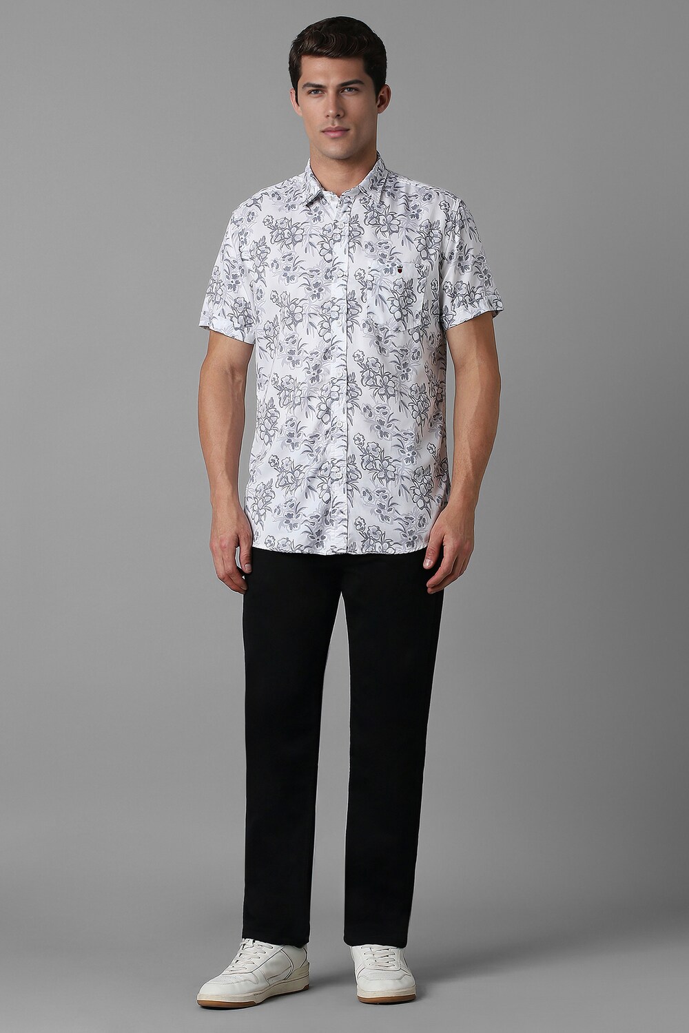 32724-men-white-slim-fit-print-half-sleeves-casual-shirt-white-1.jpg