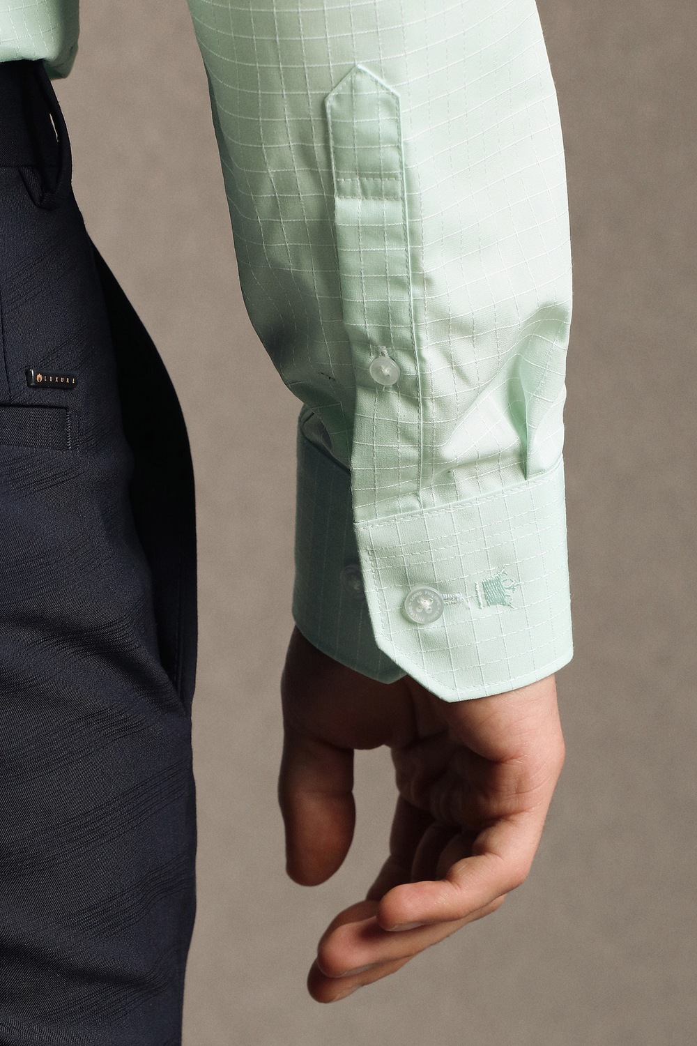 33113-men-green-textured-full-sleeves-formal-shirt-green-1.jpg
