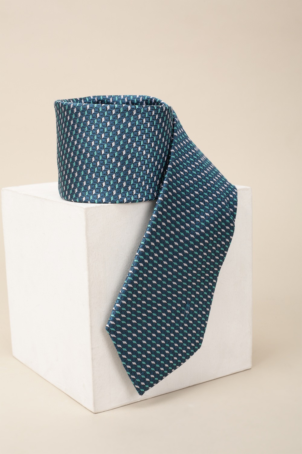 Men Green Embroidered Tie-Green