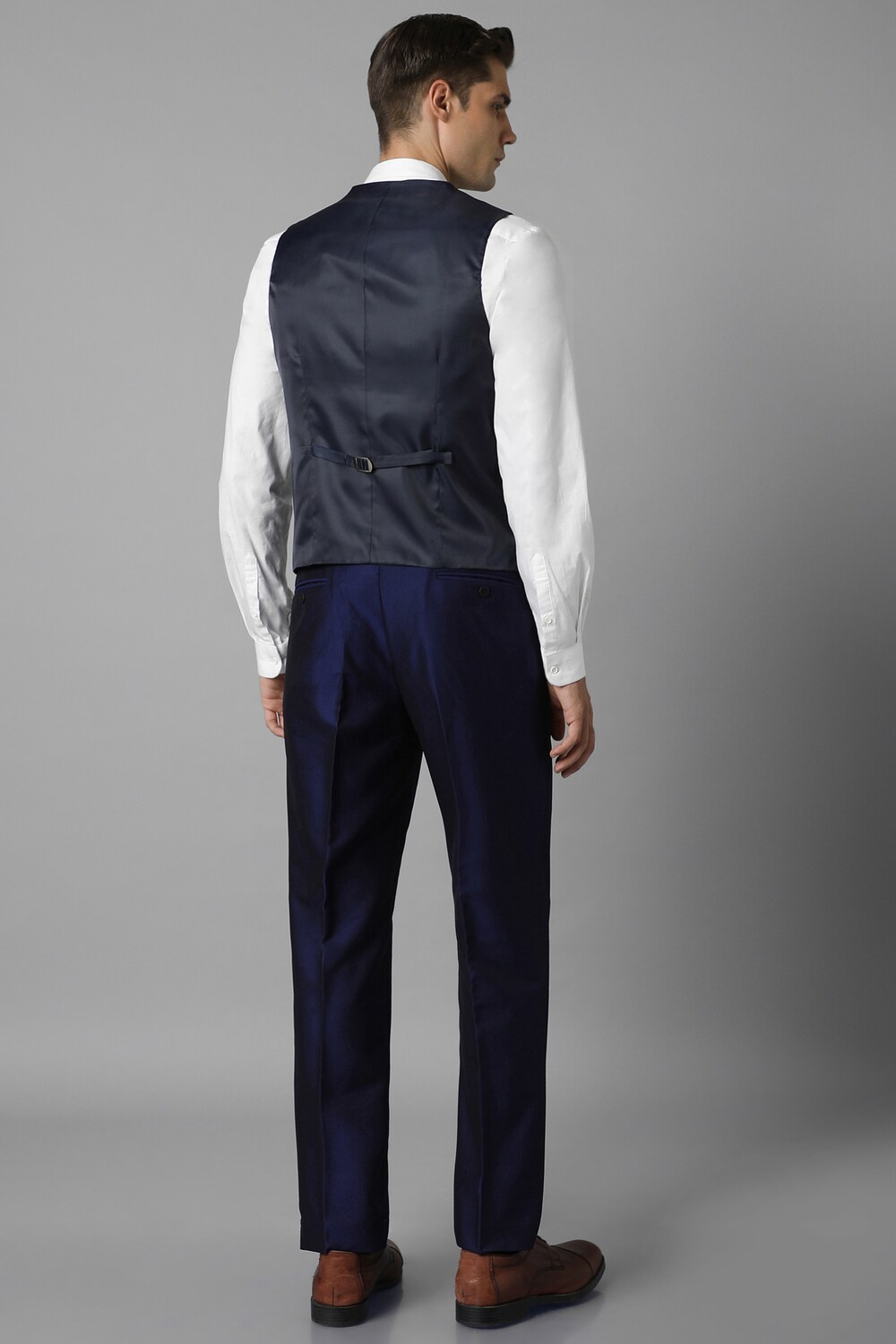 33439-men-navy-slim-fit-solid-formal-three-piece-suit-navy-1.jpg