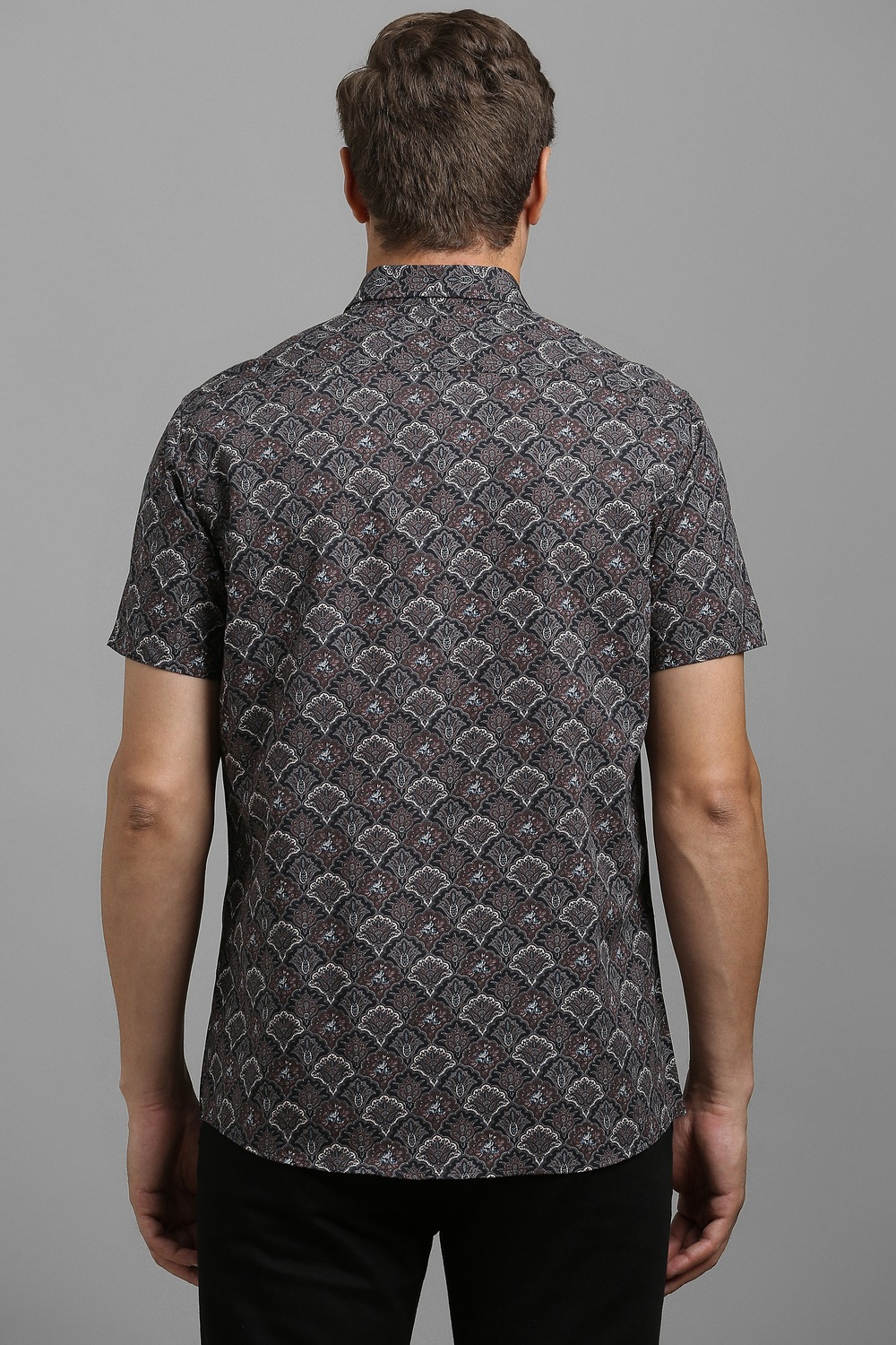 33852-men-black-print-half-sleeves-casual-shirt-black-1.jpg