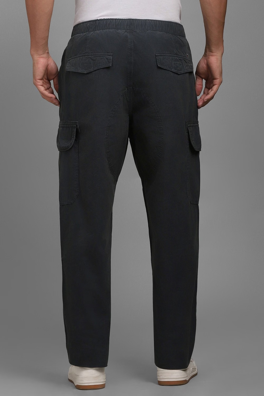 34318-men-grey-regular-fit-solid-flat-front-casual-trousers-grey-1.jpg
