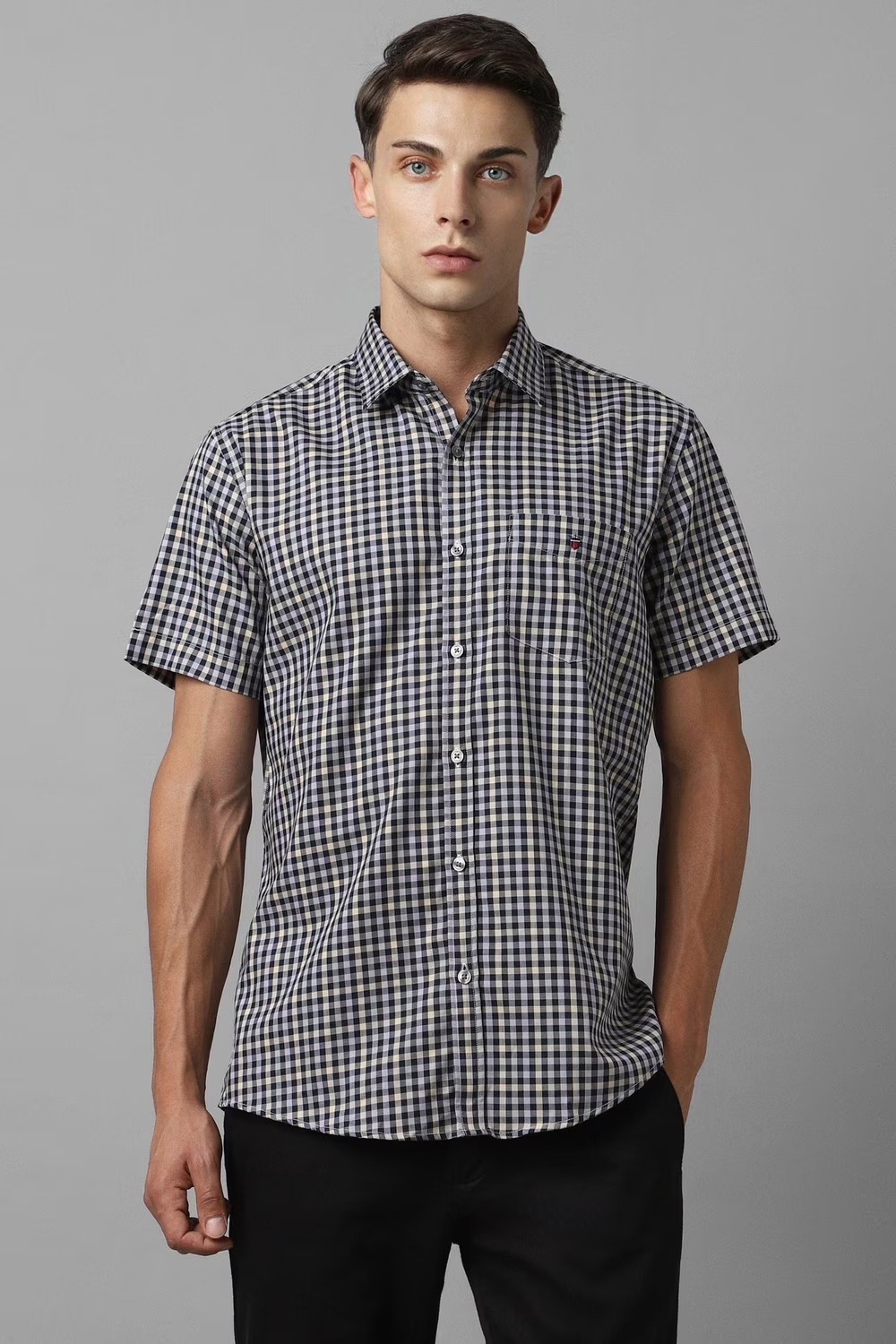 Men Black Check Half Sleeves Casual Shirt-Black
