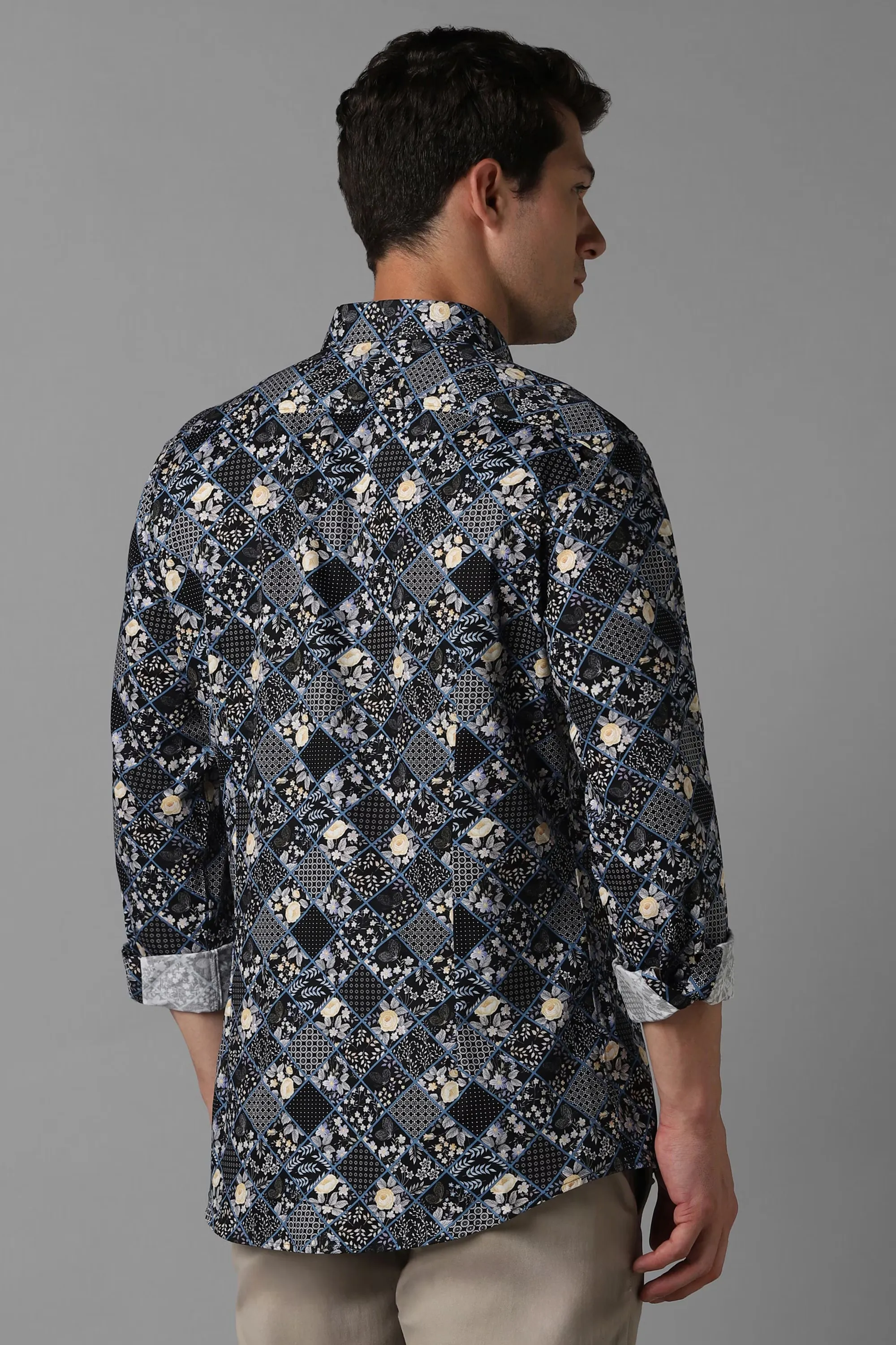 34674-men-multi-classic-fit-print-full-sleeves-casual-shirt-multi-1.webp